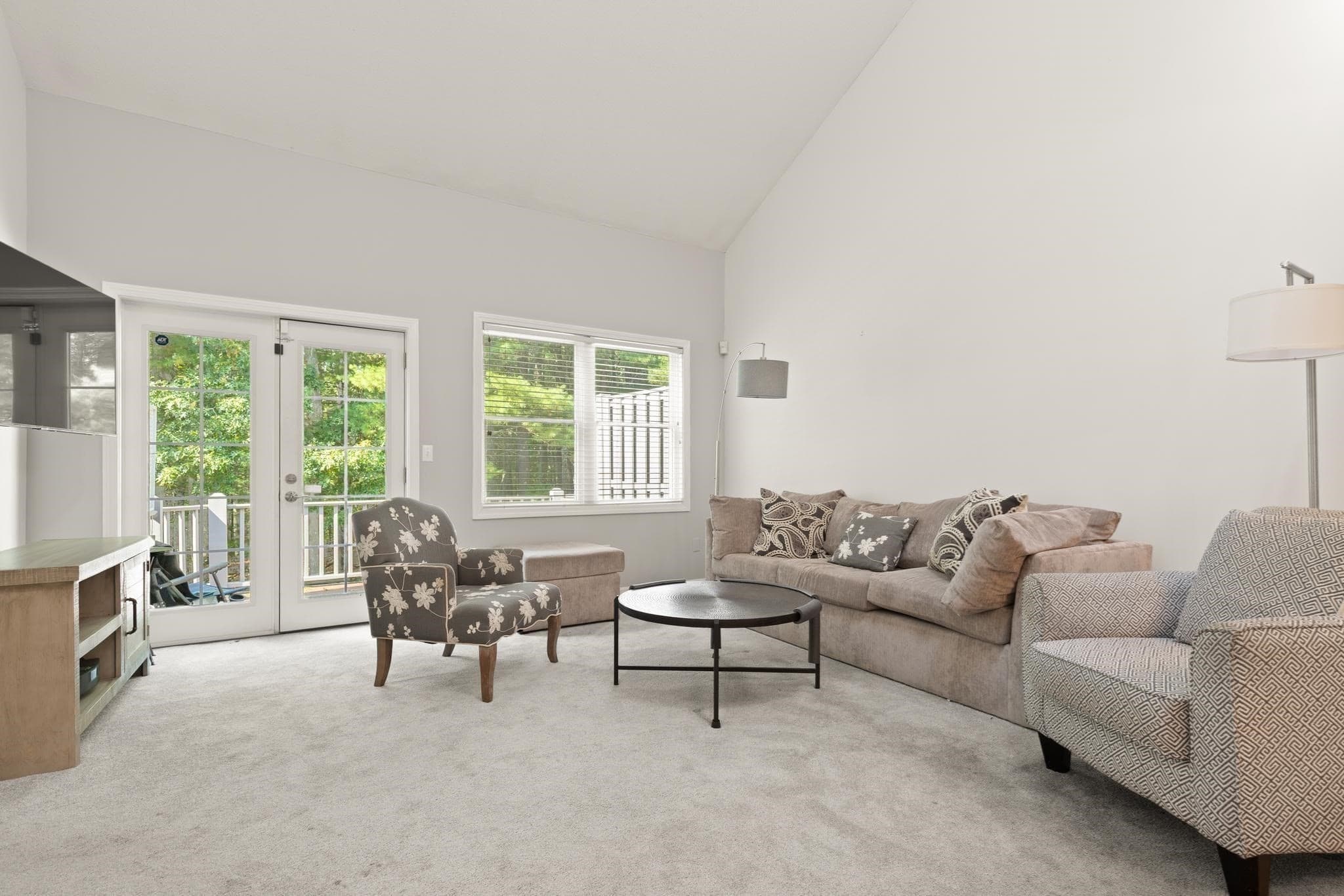 Condominium at 142 Cannon Forge Dr # 142, Foxboro MA 02035, Foxboro, photo 2 of 33