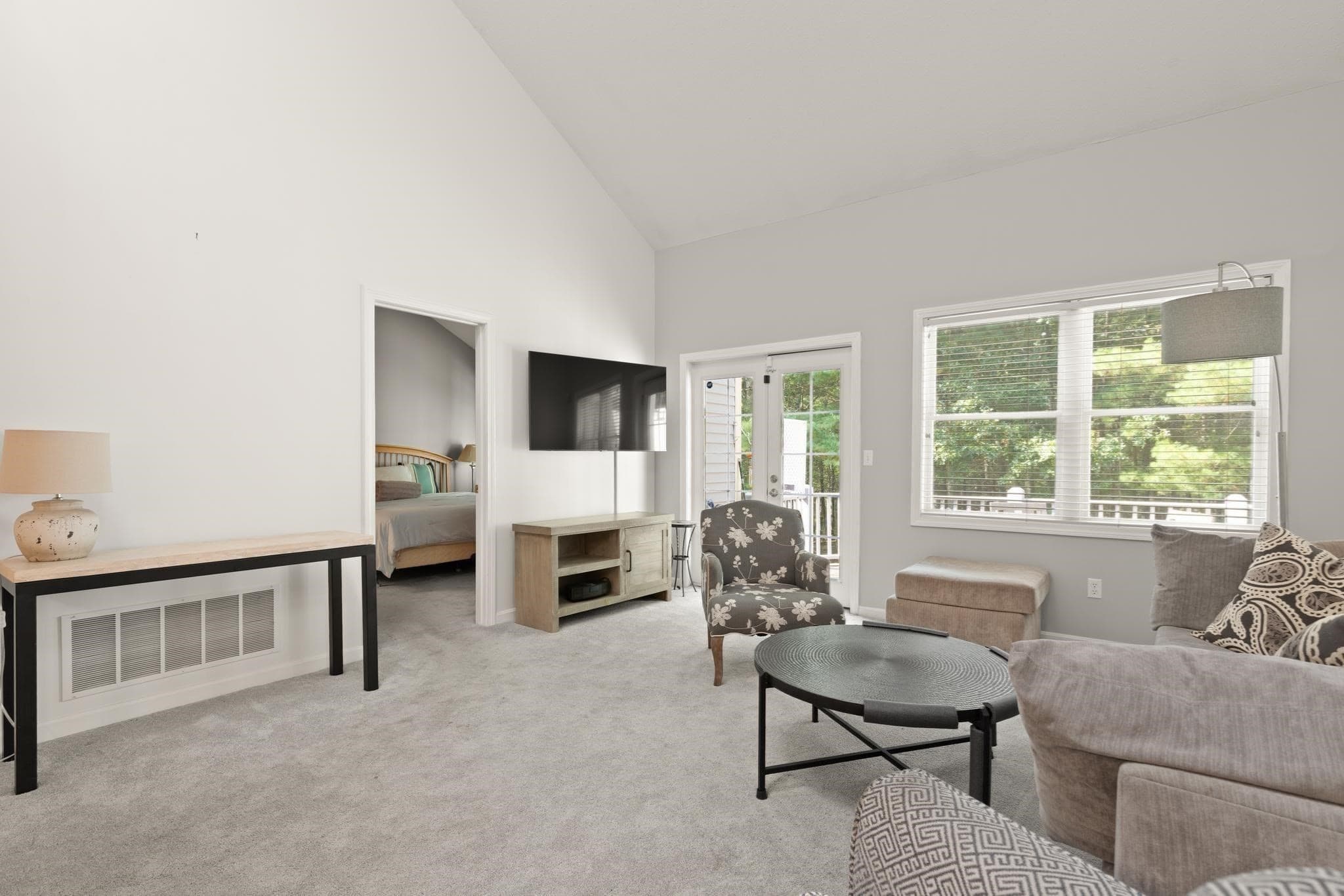 Condominium at 142 Cannon Forge Dr # 142, Foxboro MA 02035, Foxboro, photo 5 of 33