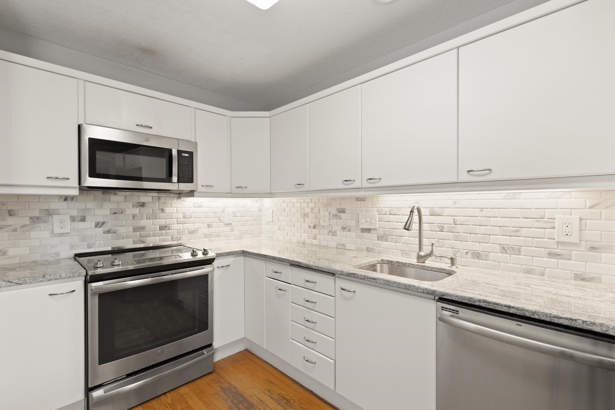 Condominium at 142 Cannon Forge Dr # 142, Foxboro MA 02035, Foxboro, photo 8 of 33