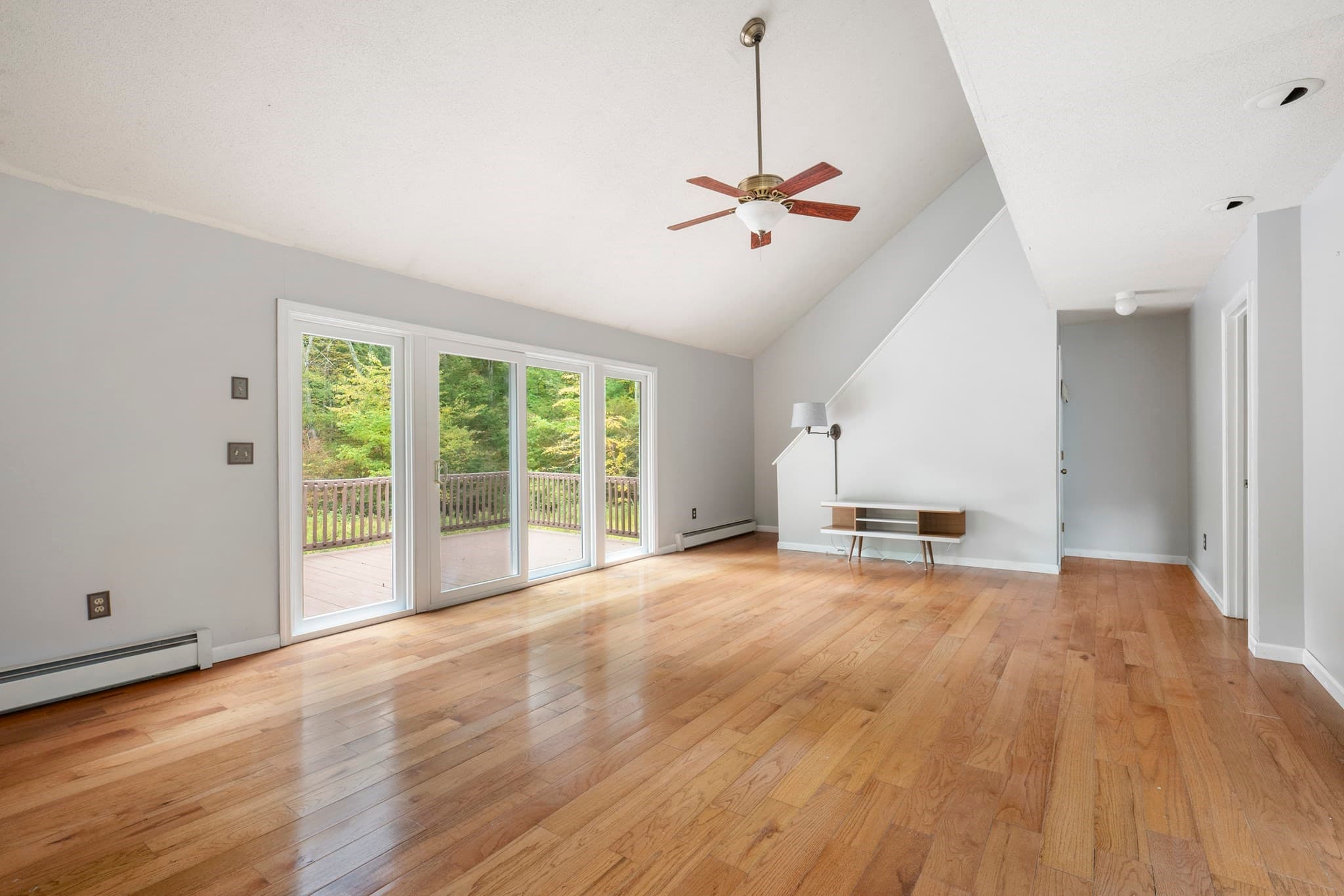 Single Family Residence at 35 Old Sawmill Rd, Woodstock CT 06281, photo 7 of 36