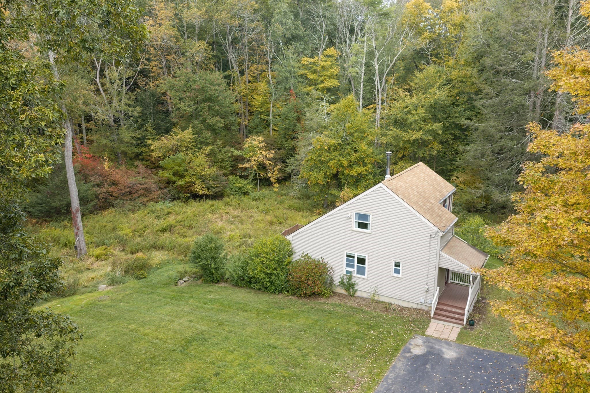 Single Family Residence at 35 Old Sawmill Rd, Woodstock CT 06281, photo 32 of 36