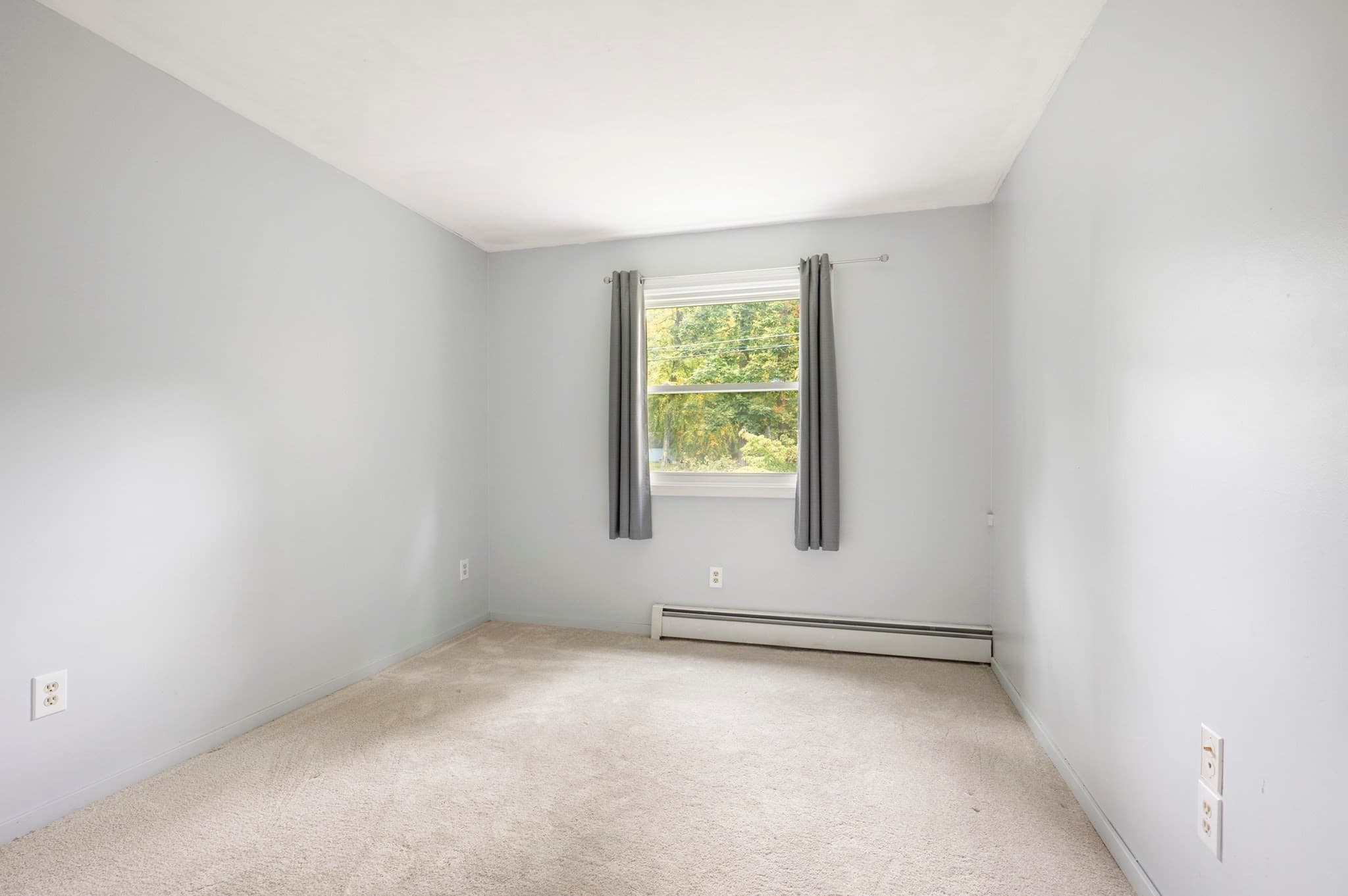 Single Family Residence at 35 Old Sawmill Rd, Woodstock CT 06281, photo 24 of 36