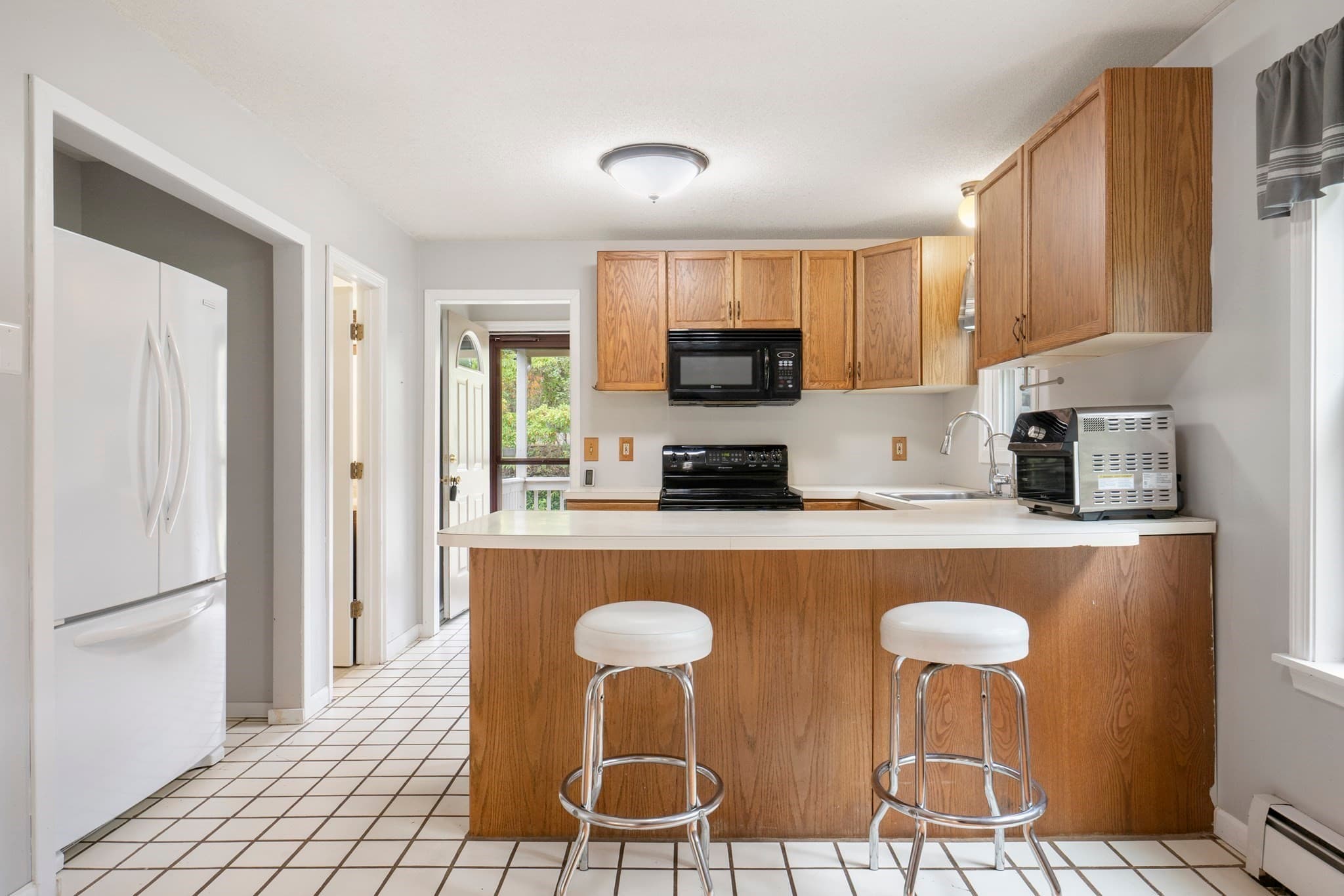 Single Family Residence at 35 Old Sawmill Rd, Woodstock CT 06281, photo 11 of 36