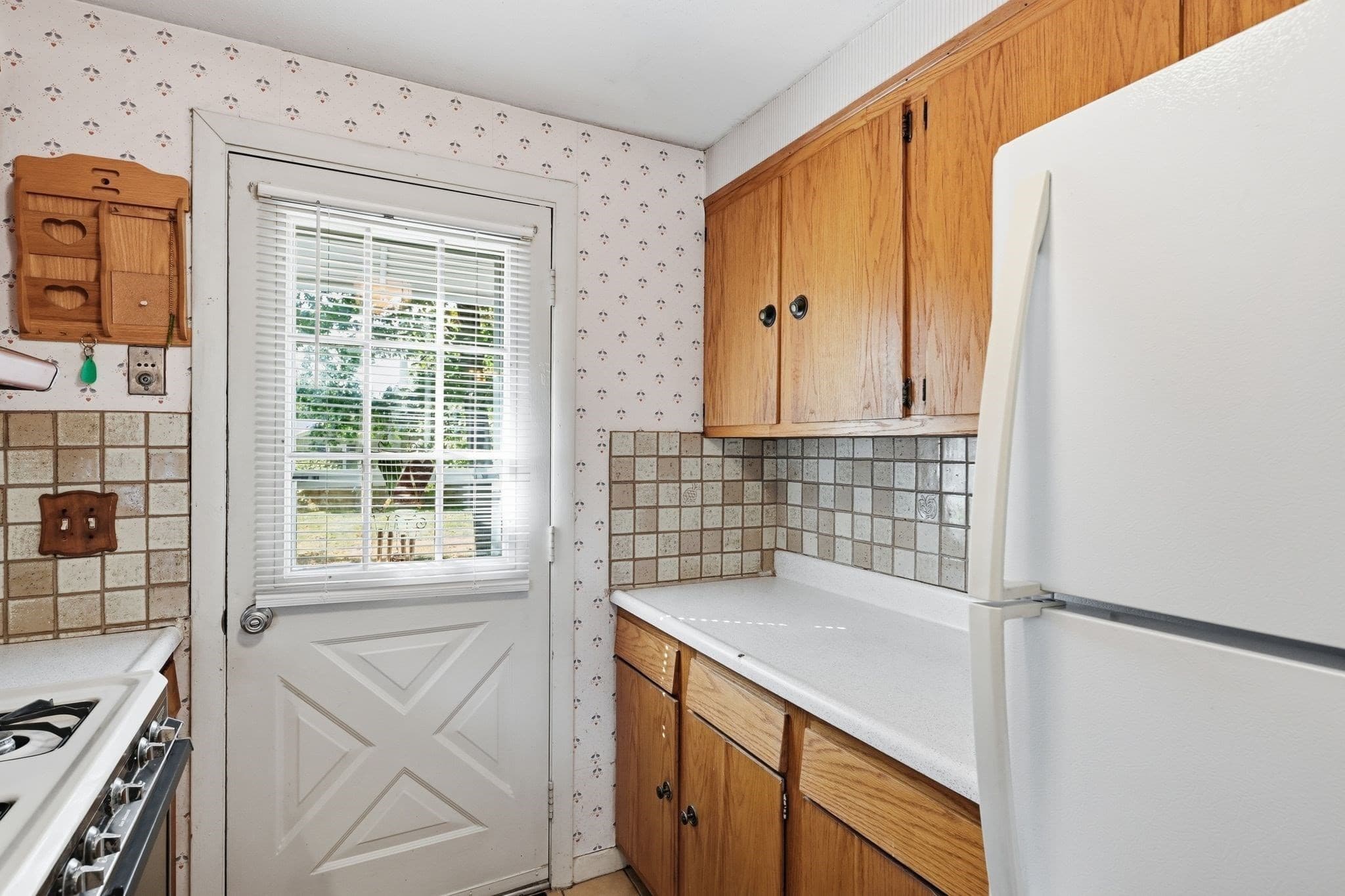 Single Family Residence at 172 Barna St, Ludlow MA 01056, Ludlow, photo 10 of 42
