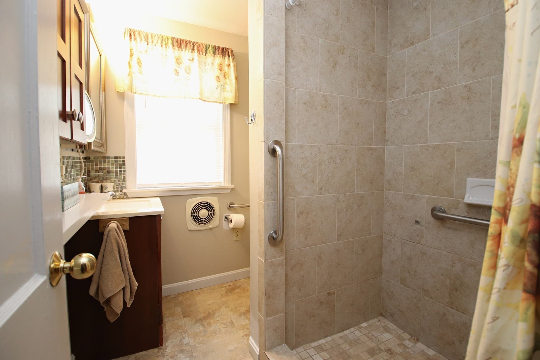 Single Family Residence at 15 Lewis Lane, Saugus MA 01906, Saugus, photo 11 of 31