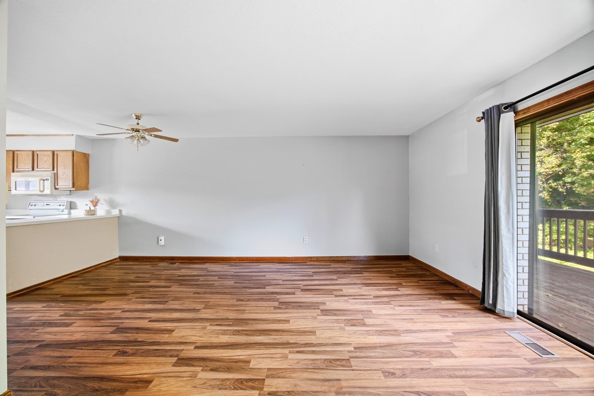 Condominium at 220 Beekman Dr # 220, Agawam MA 01001, Agawam, photo 12 of 29