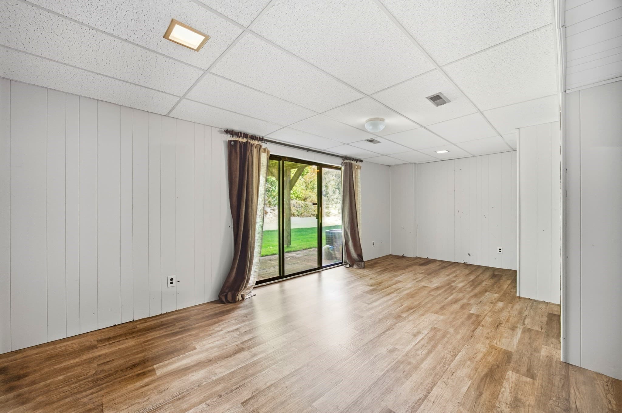 Condominium at 220 Beekman Dr # 220, Agawam MA 01001, Agawam, photo 26 of 29