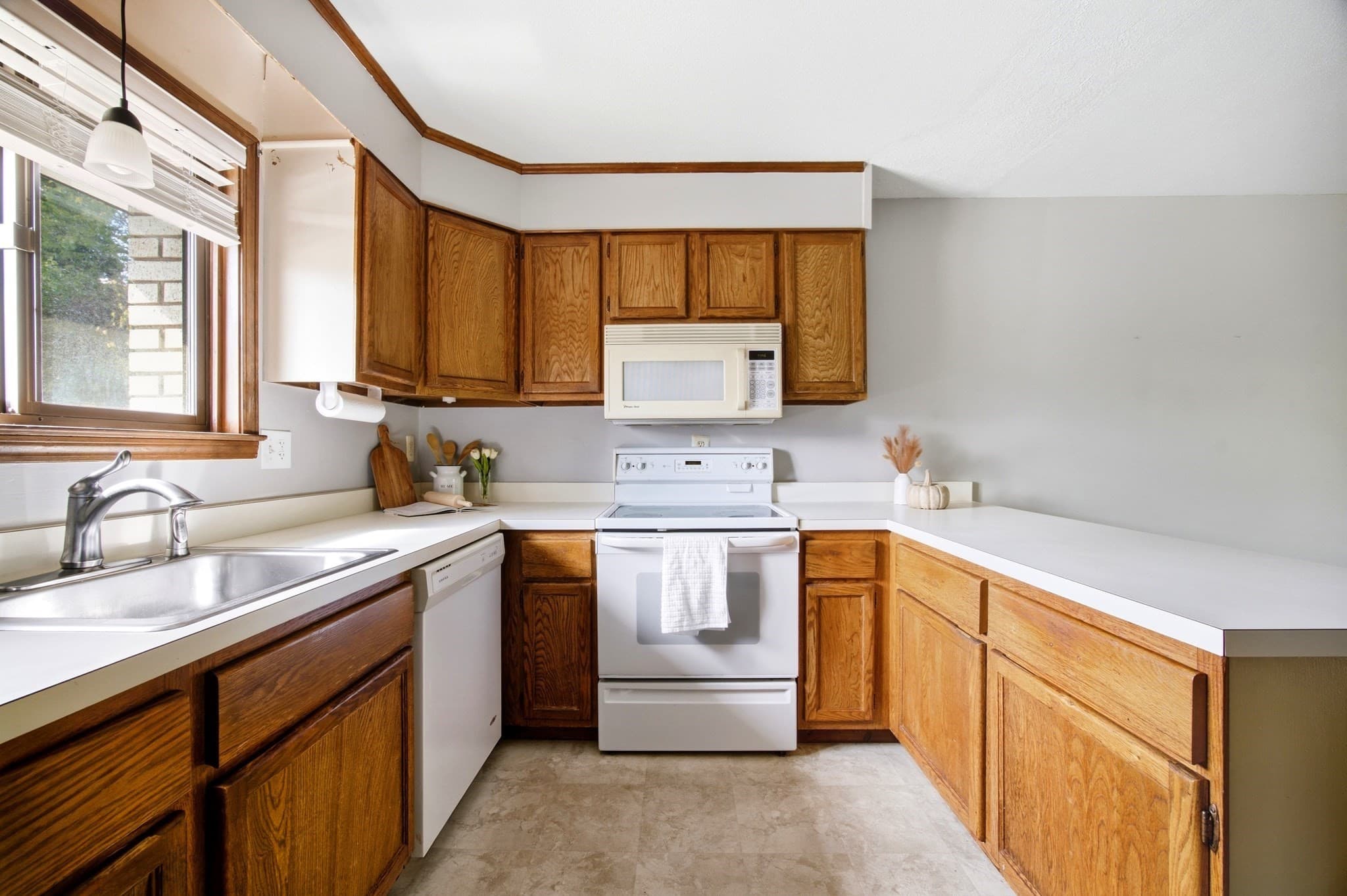 Condominium at 220 Beekman Dr # 220, Agawam MA 01001, Agawam, photo 5 of 29
