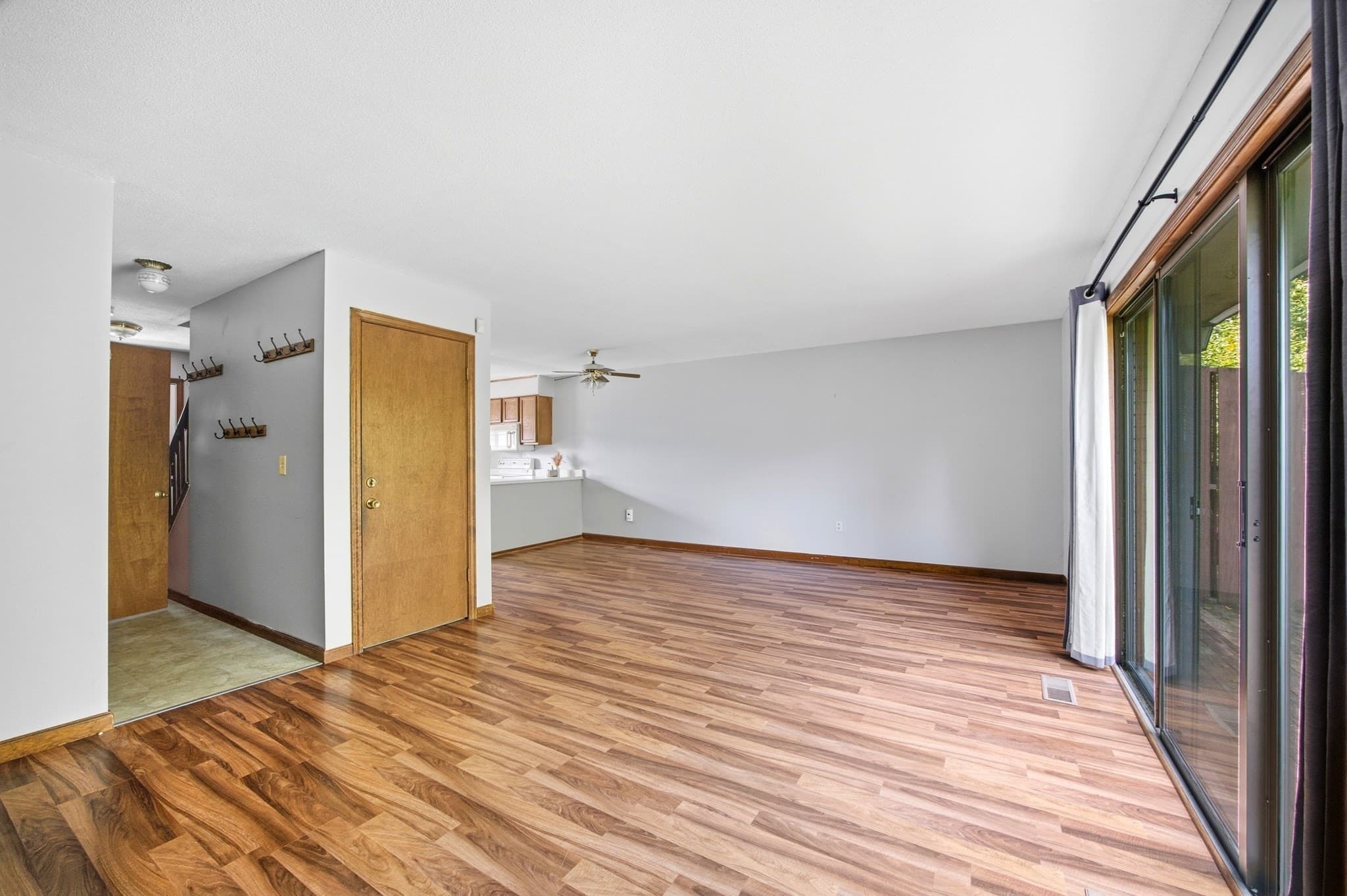 Condominium at 220 Beekman Dr # 220, Agawam MA 01001, Agawam, photo 10 of 29