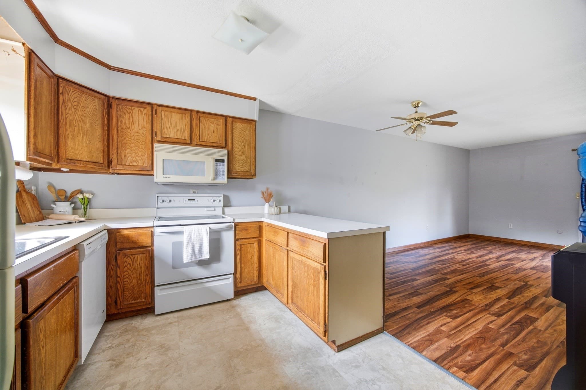 Condominium at 220 Beekman Dr # 220, Agawam MA 01001, Agawam, photo 4 of 29