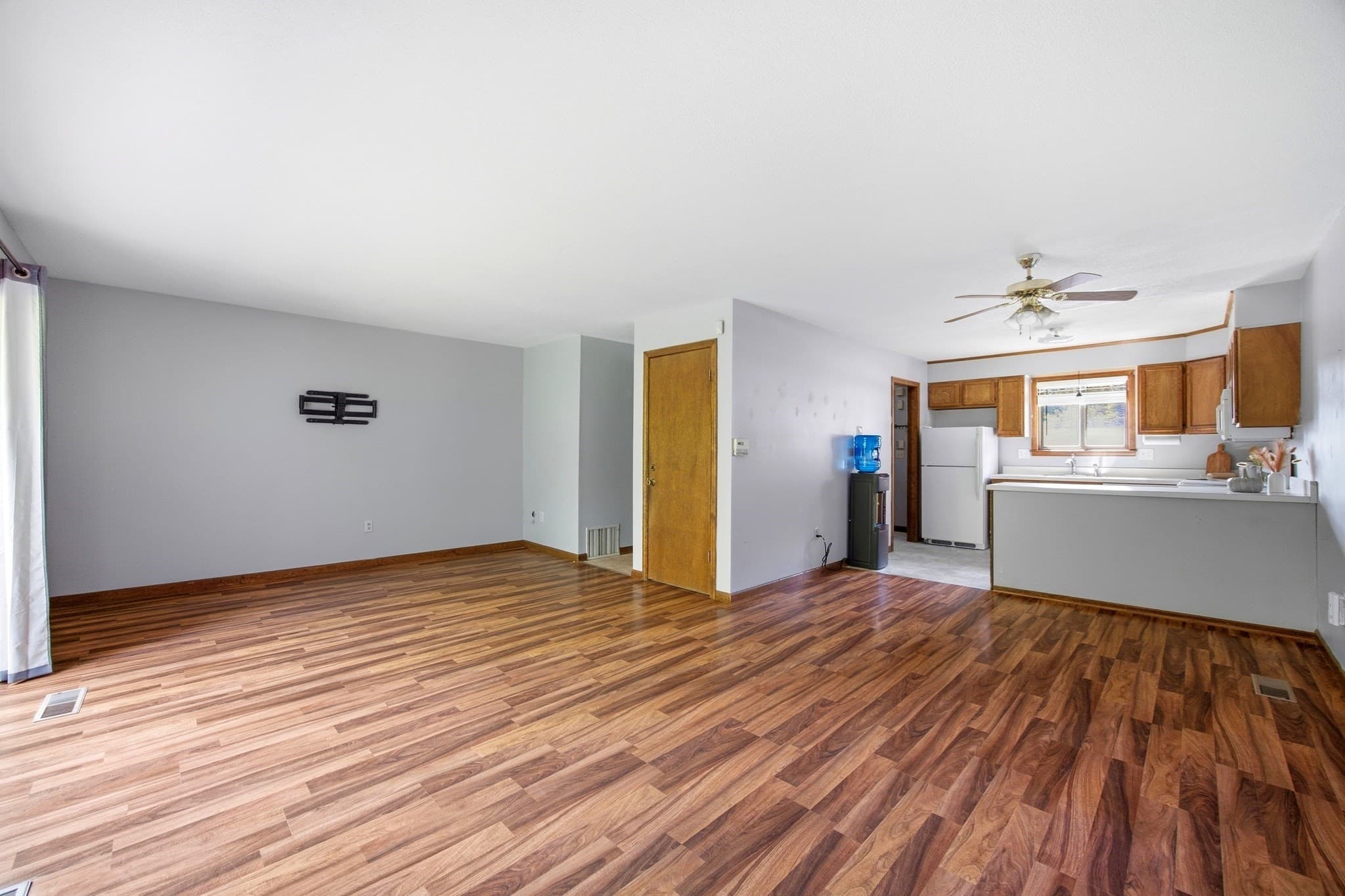 Condominium at 220 Beekman Dr # 220, Agawam MA 01001, Agawam, photo 8 of 29