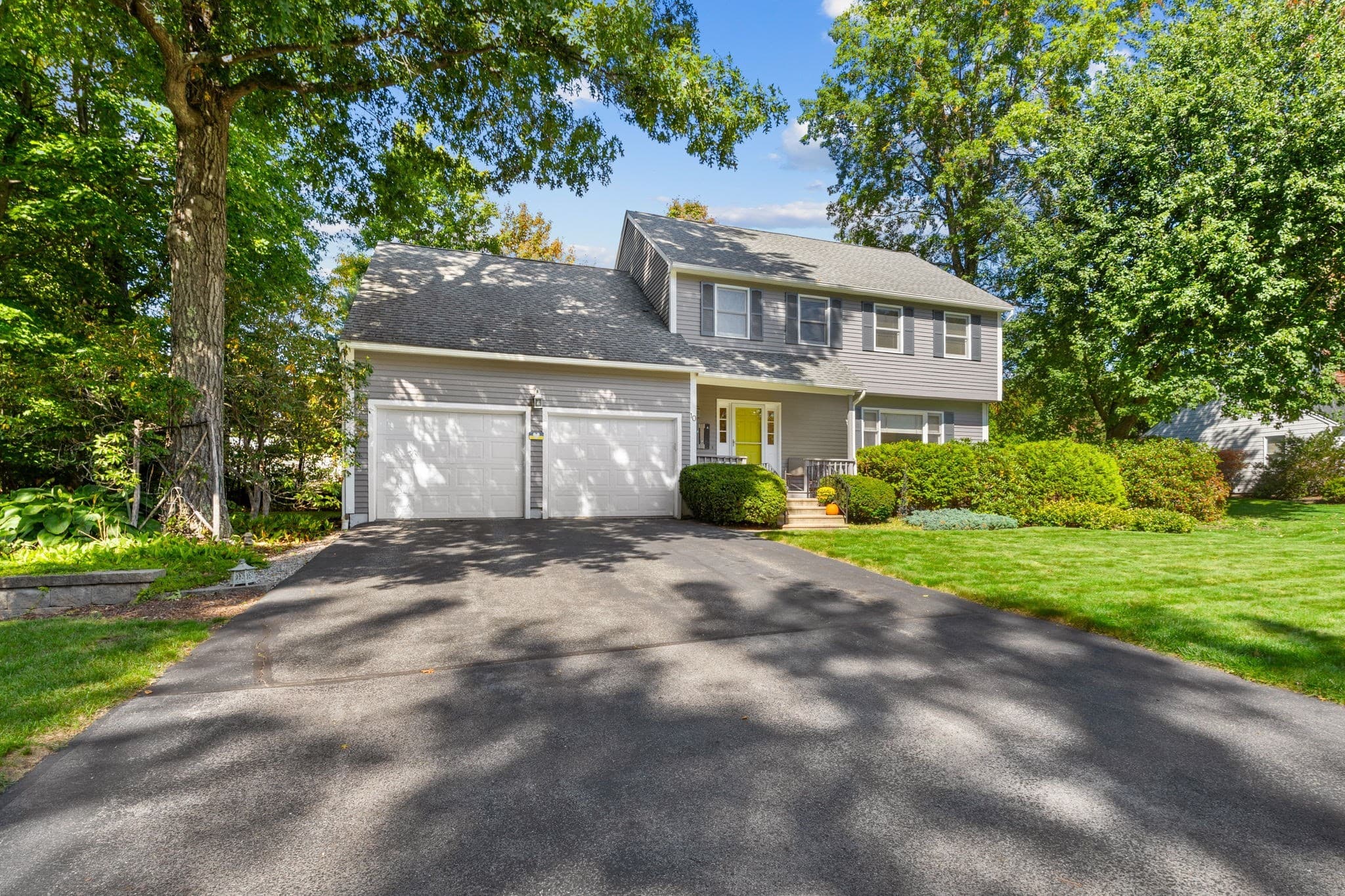 Single Family Residence at 10 Trevor Ln, Worcester MA 01605, Worcester, photo 2 of 36
