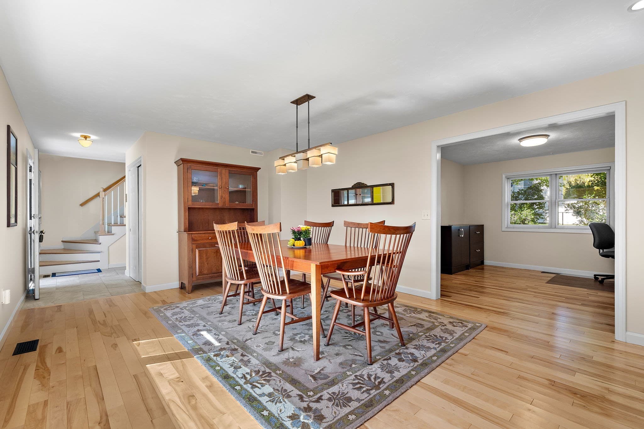Single Family Residence at 10 Trevor Ln, Worcester MA 01605, Worcester, photo 4 of 36