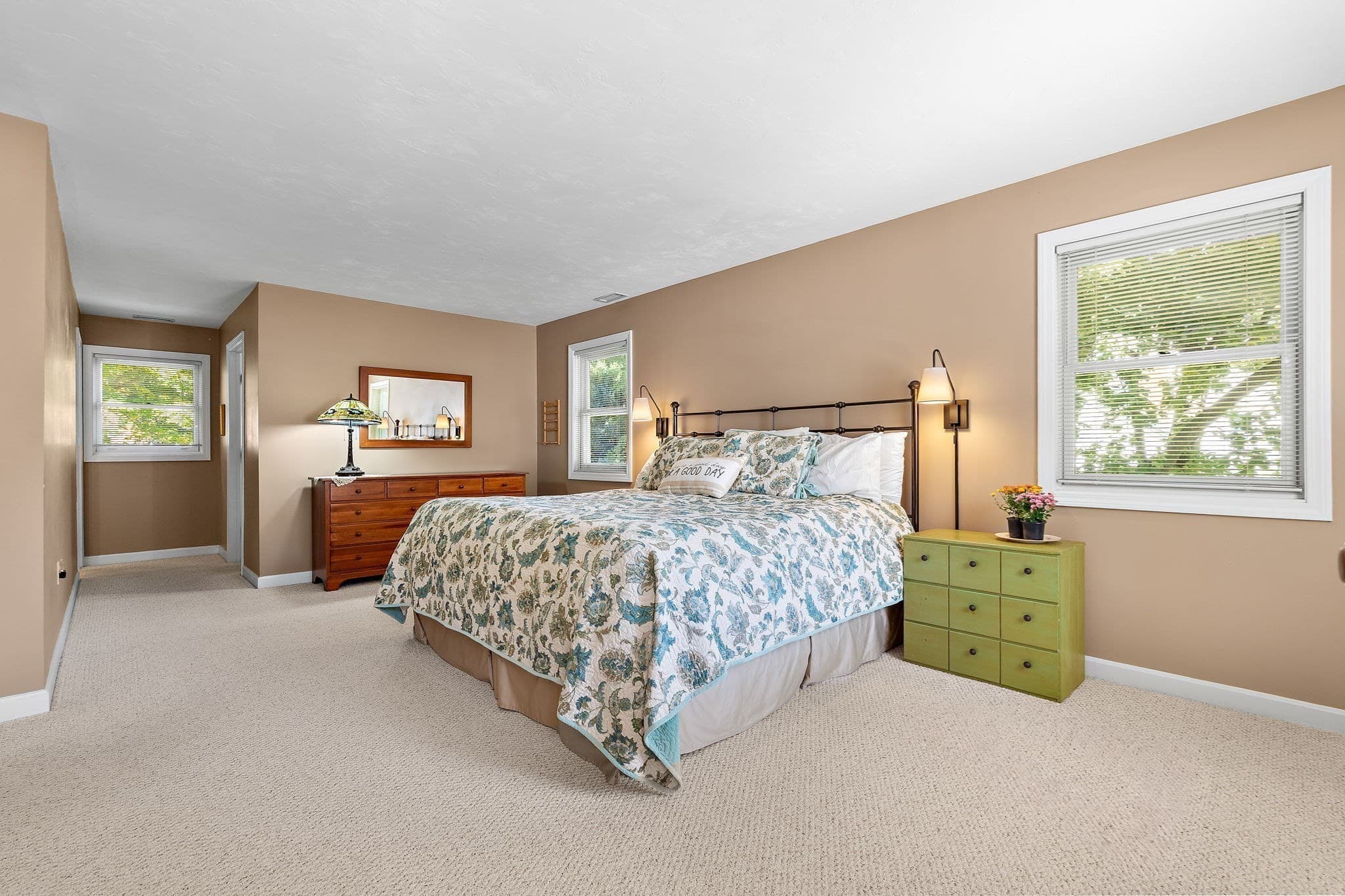 Single Family Residence at 10 Trevor Ln, Worcester MA 01605, Worcester, photo 21 of 36