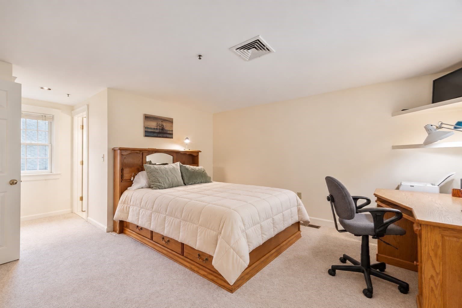 Condominium at 17 Wintergreen Ct # 17, Lunenburg MA 01462, Lunenburg, photo 38 of 42