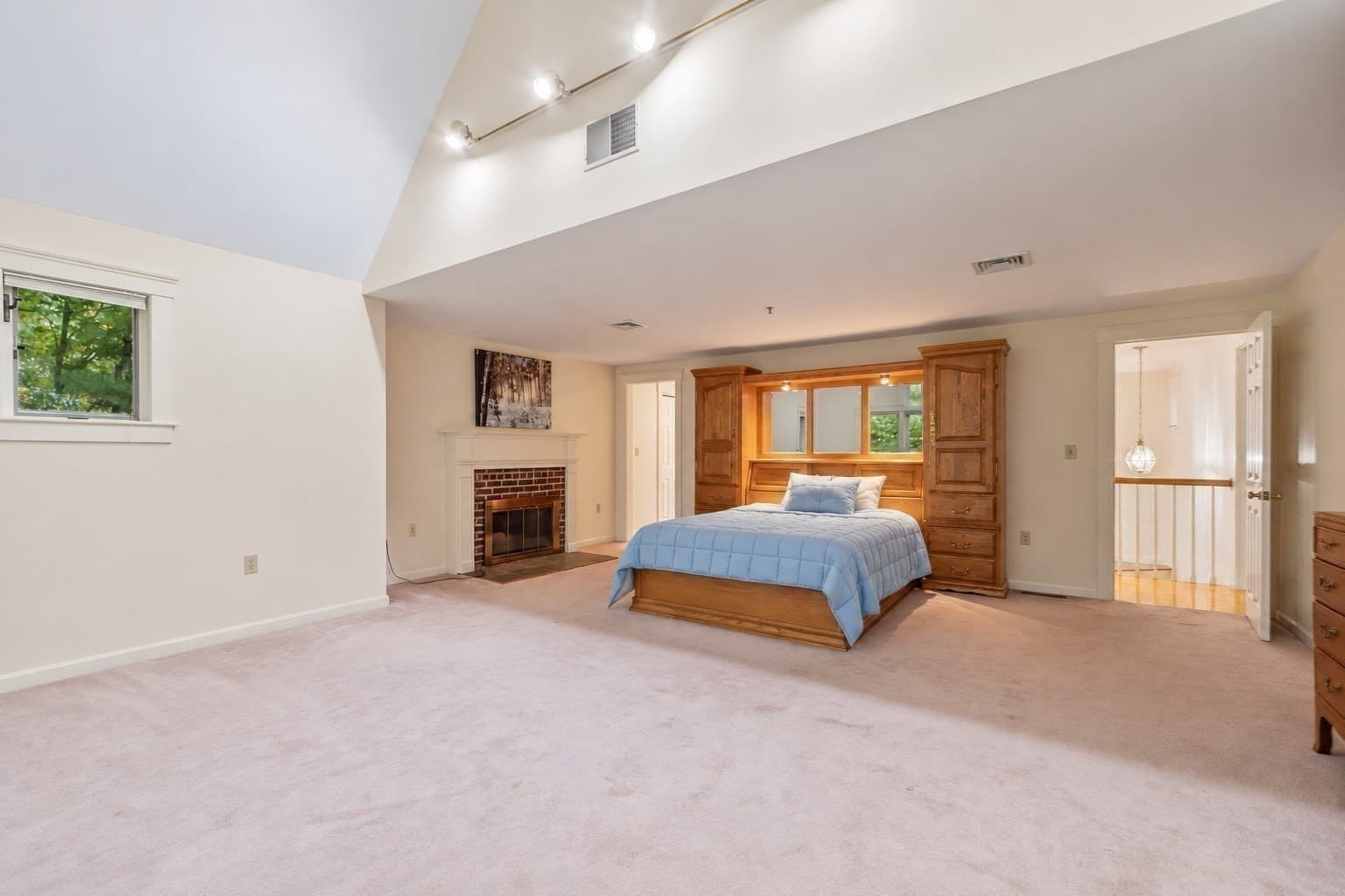 Condominium at 17 Wintergreen Ct # 17, Lunenburg MA 01462, Lunenburg, photo 33 of 42