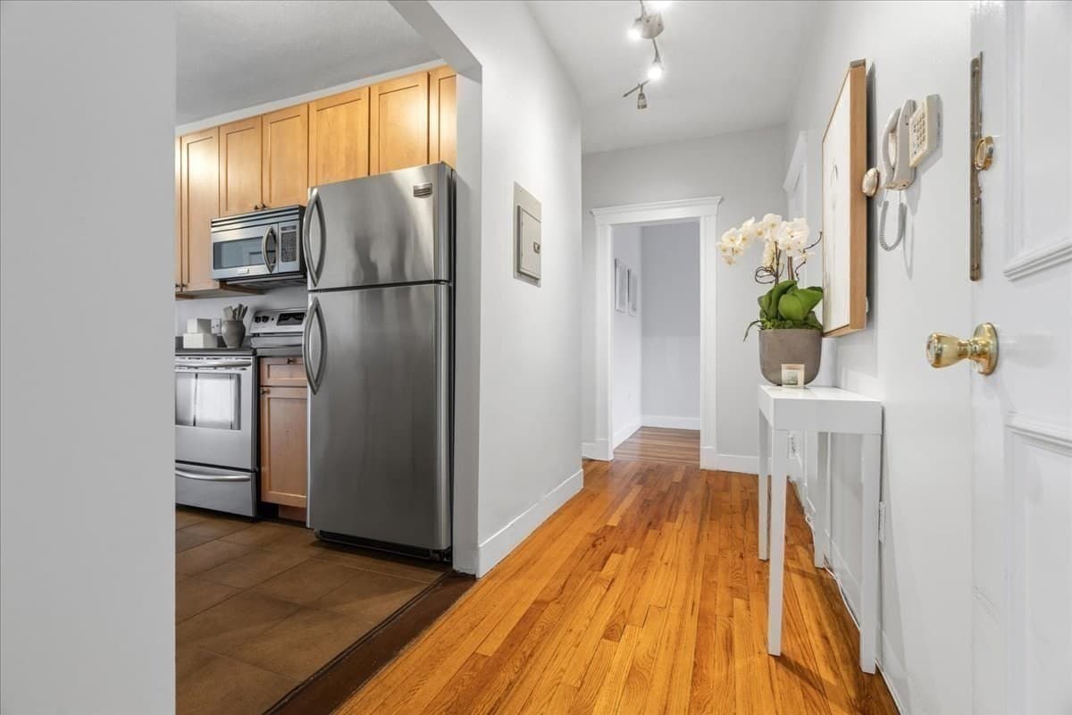 Condominium at 12 Ransom Rd # 10, Boston MA 02135, Boston, photo 6 of 9