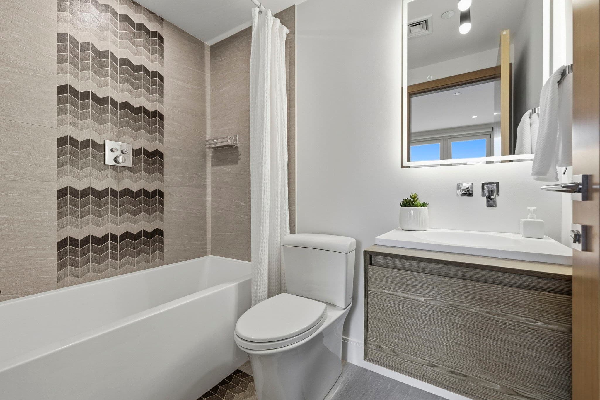 Condominium at 291 Tappan St # 291, Brookline MA 02445, Brookline, photo 26 of 42