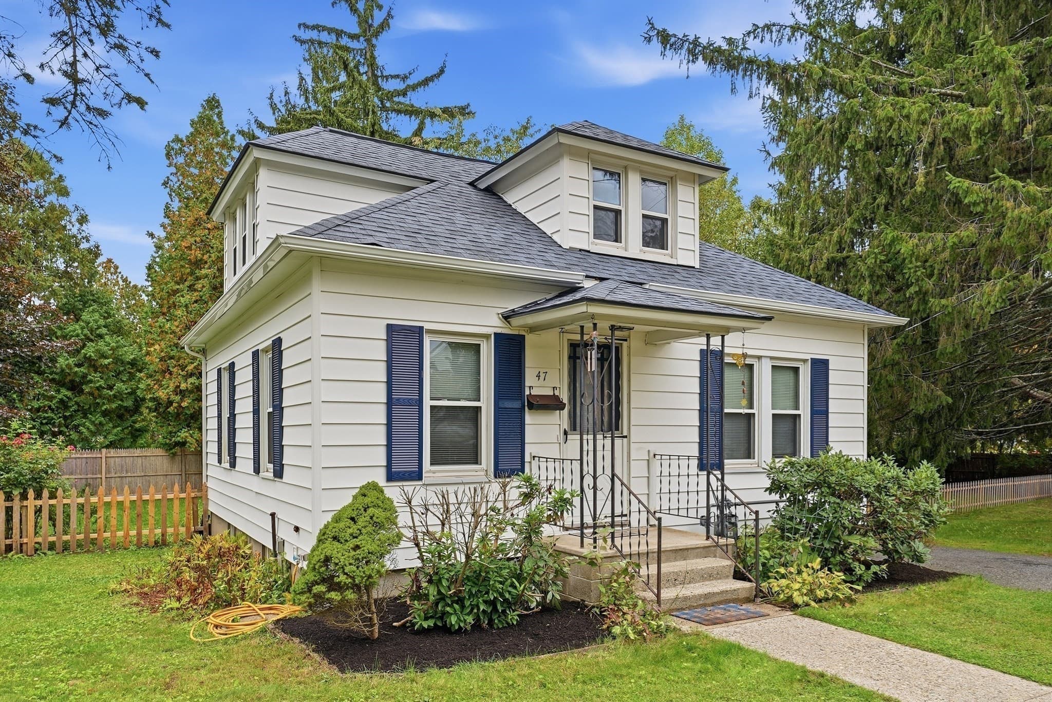47 Shearer St, Palmer MA 01069