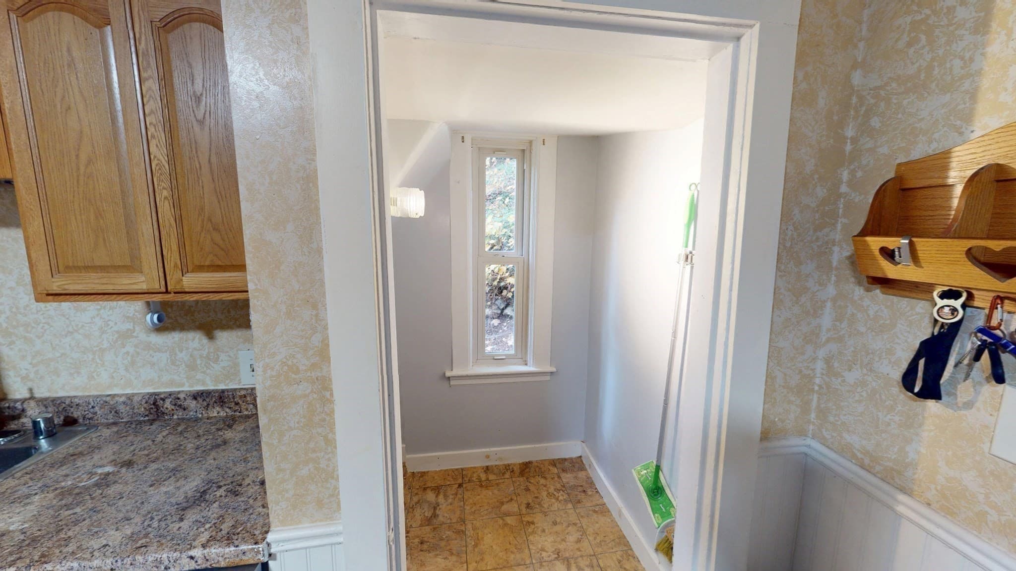 Single Family Residence at 624 Westminster Hill Rd., Fitchburg MA 01420, Fitchburg, photo 10 of 38