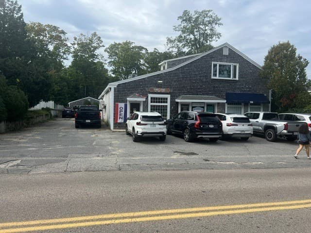 154 Front St # 1, Marion MA 02738