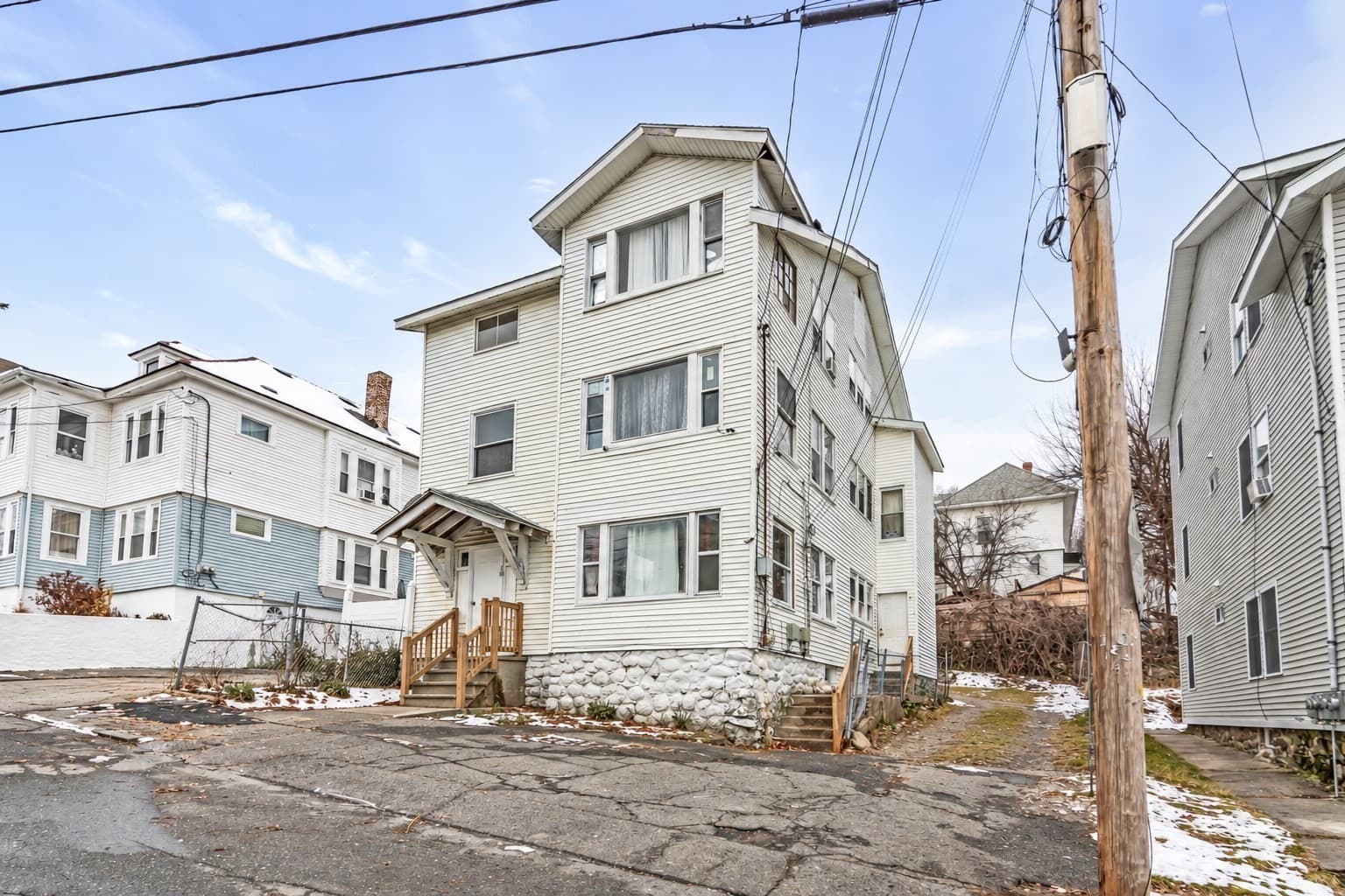 3 Family at 19 Oregon, Lawrence MA 01841, Lawrence, photo 12 of 14