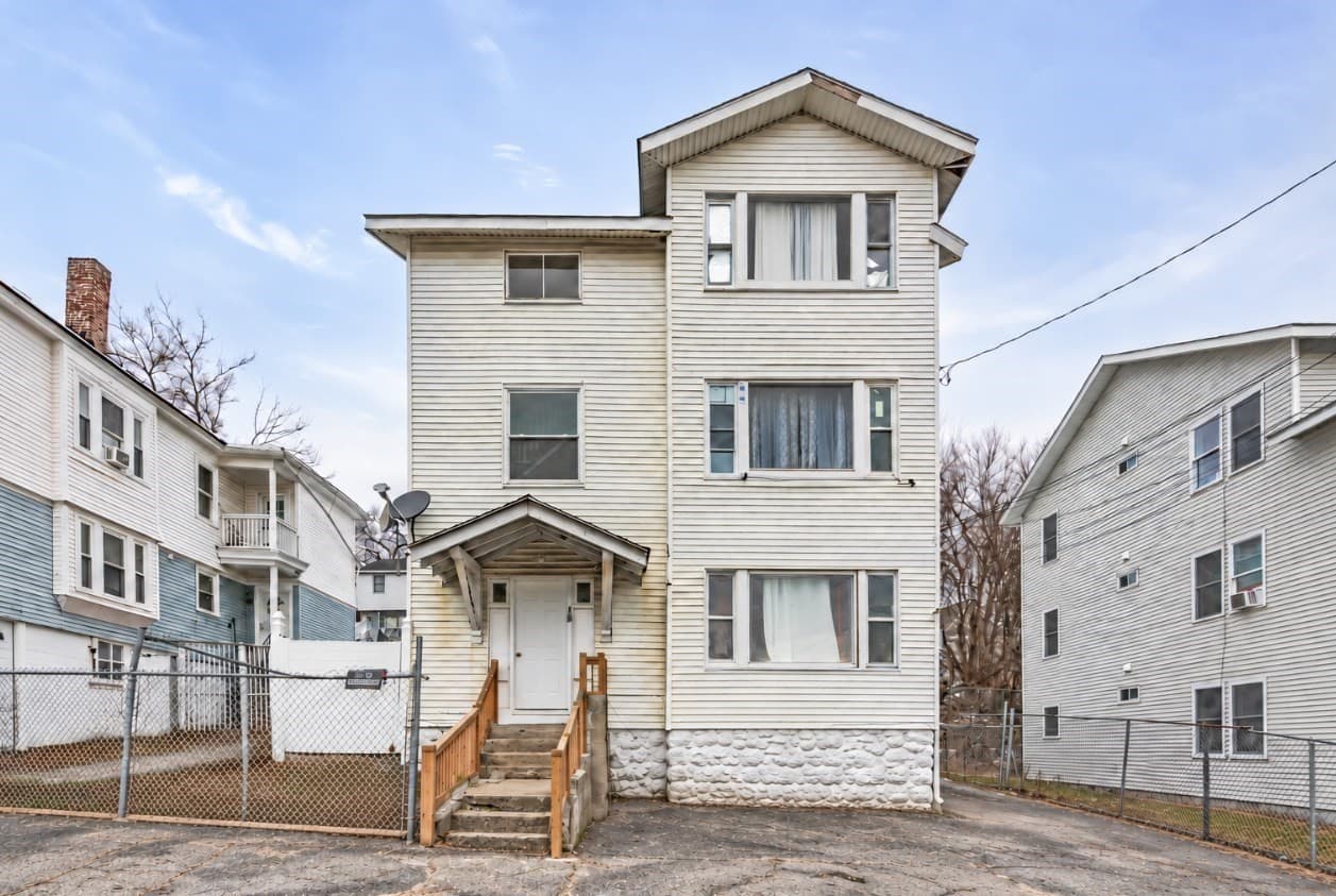 19 Oregon, Lawrence MA 01841