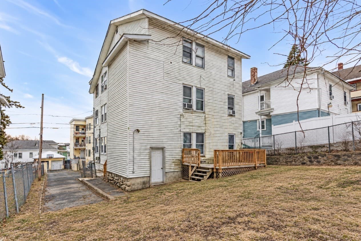 3 Family at 19 Oregon, Lawrence MA 01841, Lawrence, photo 14 of 14