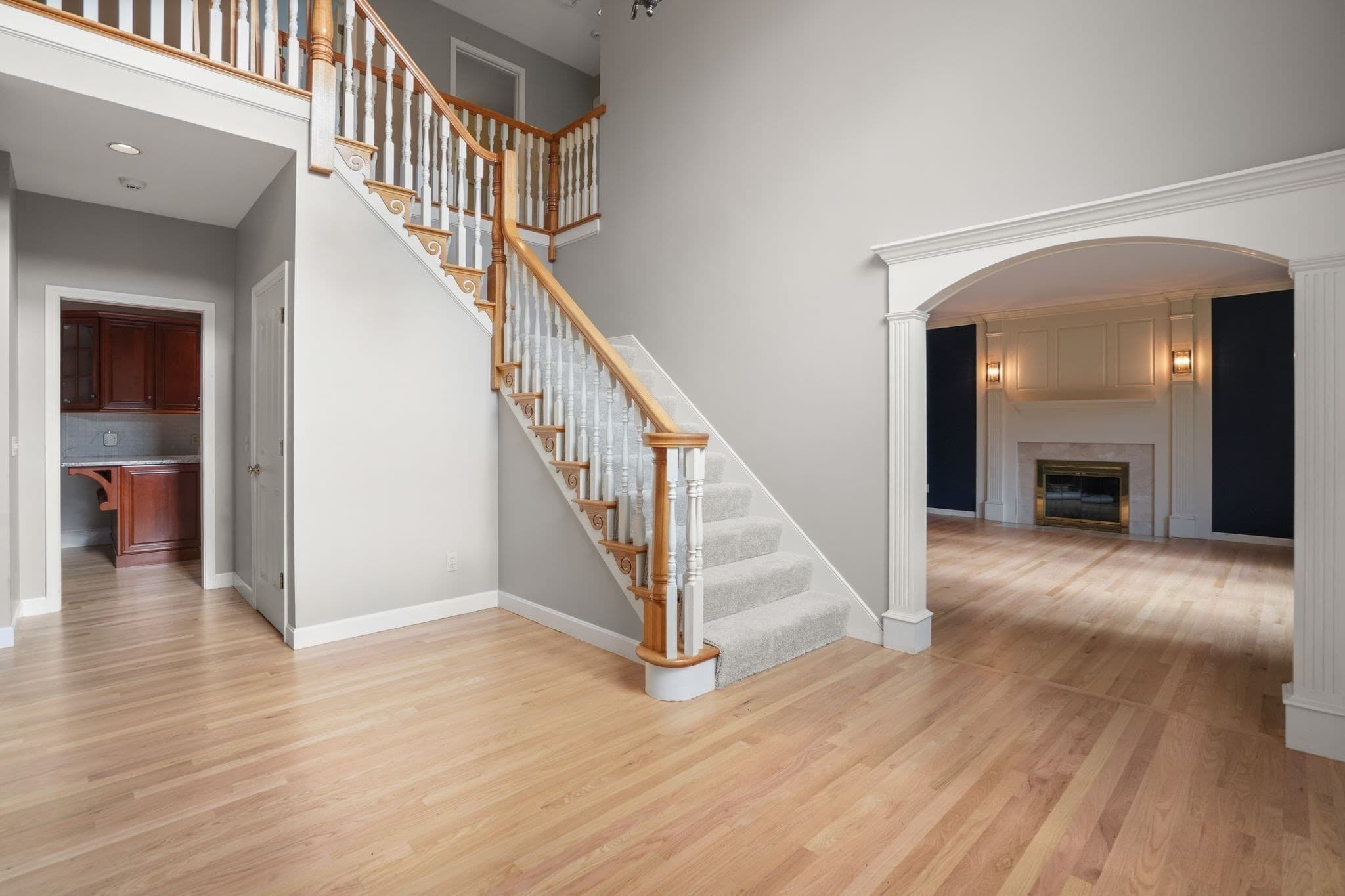 Single Family Residence at 9 Fieldstone Dr, Shrewsbury MA 01545, Shrewsbury, photo 4 of 37