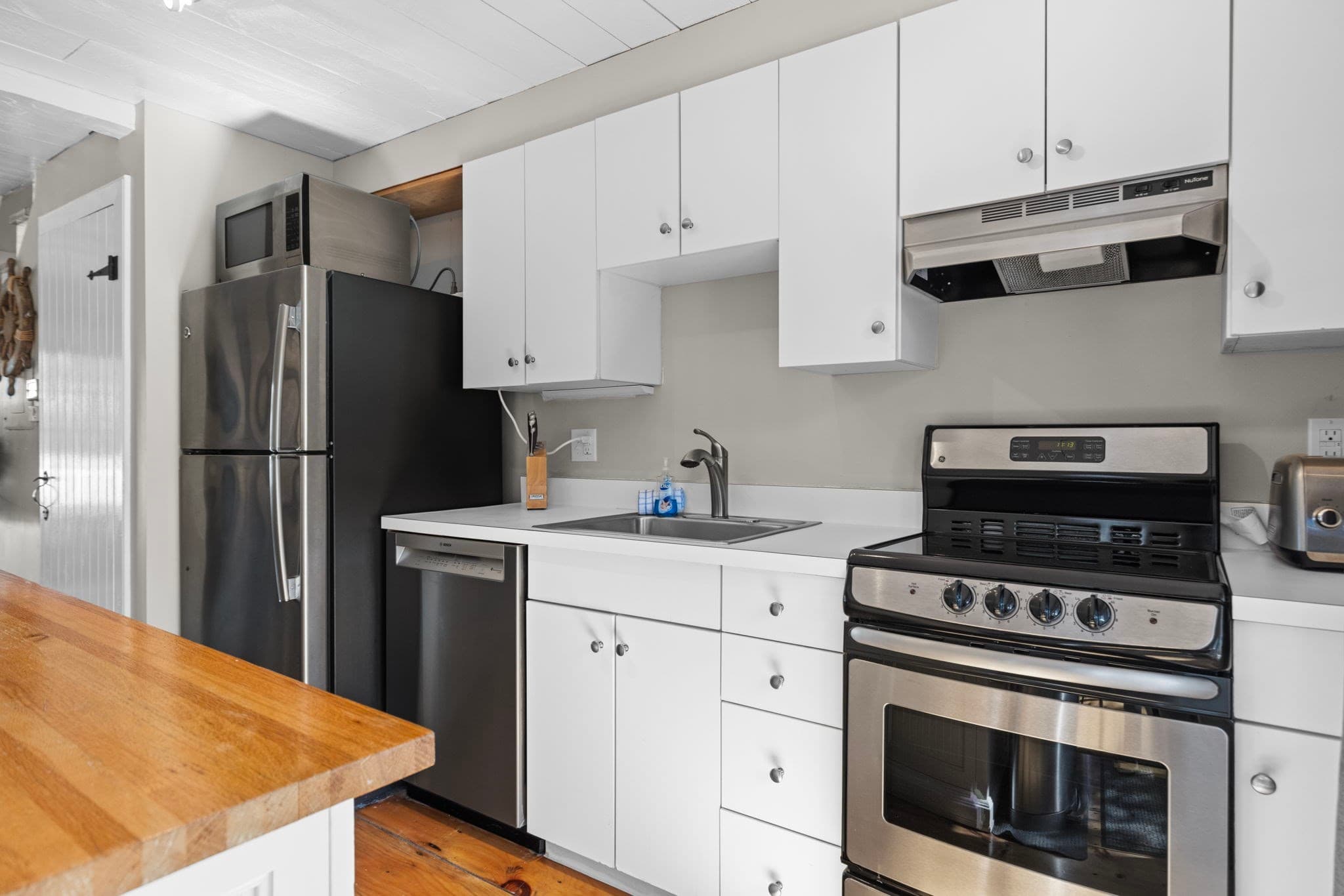 Condominium at 4 Hyannis Point Rd # 4, Mashpee MA 02649, Mashpee, photo 21 of 40