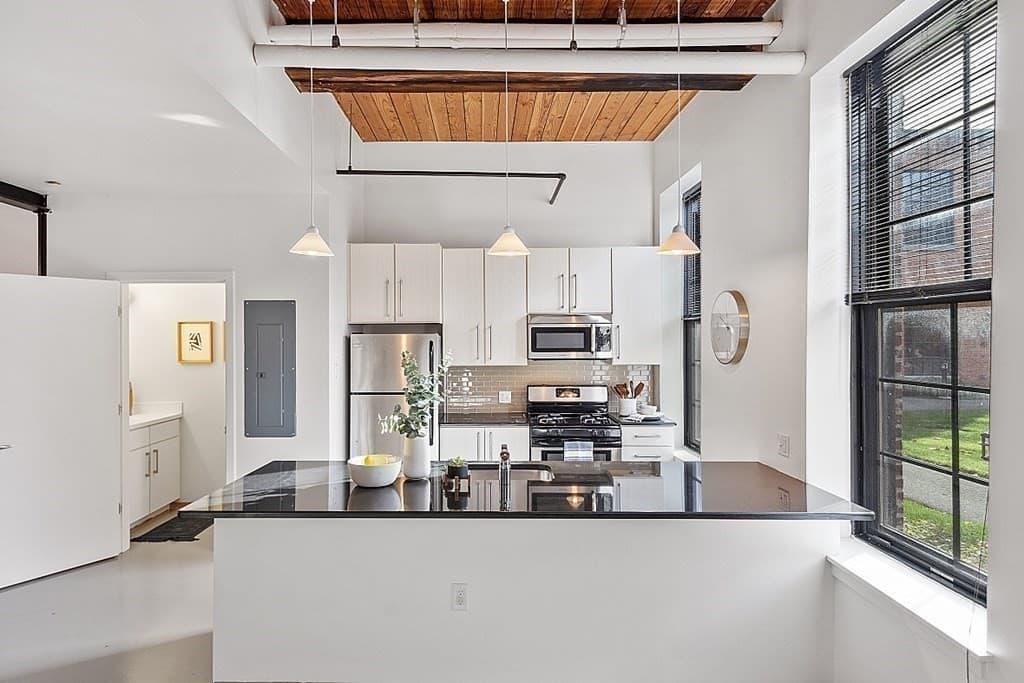 Condominium at 160 Water St # 27, Williamstown MA 01267, photo 11 of 38