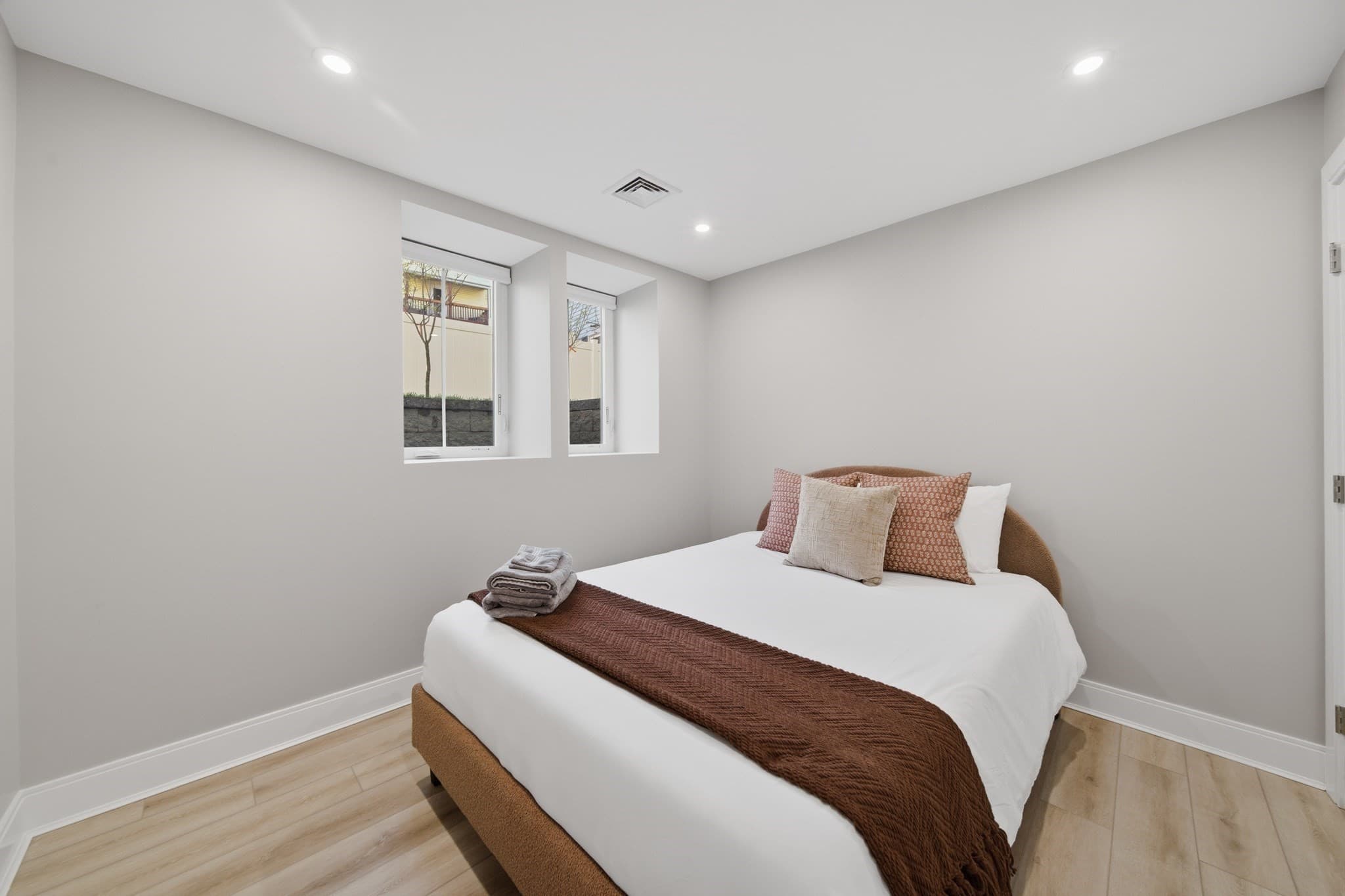 Condominium at 174 Walnut Street # 1, Somerville MA 02145, Somerville, photo 26 of 35