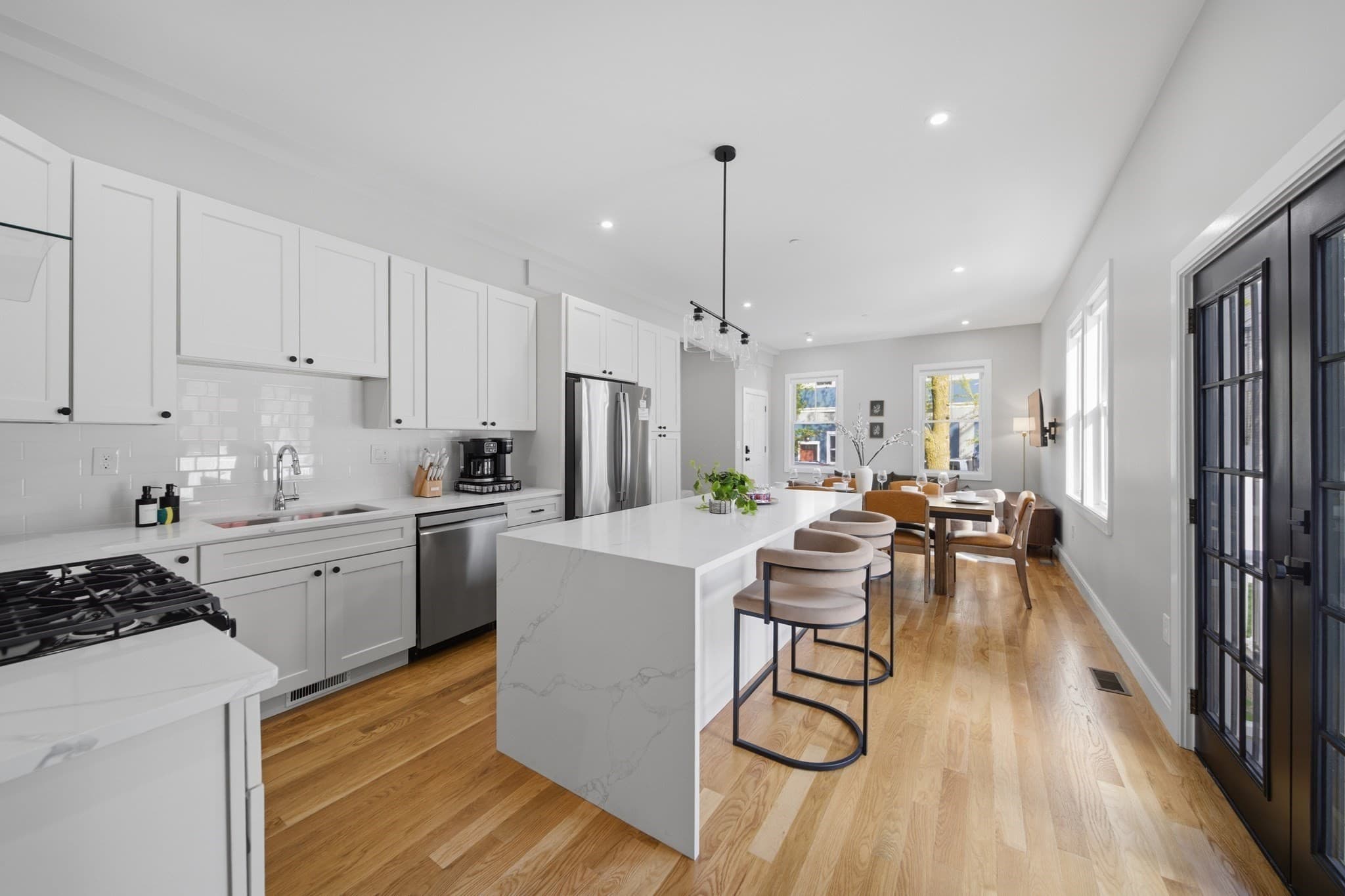Condominium at 174 Walnut Street # 1, Somerville MA 02145, Somerville, photo 9 of 35