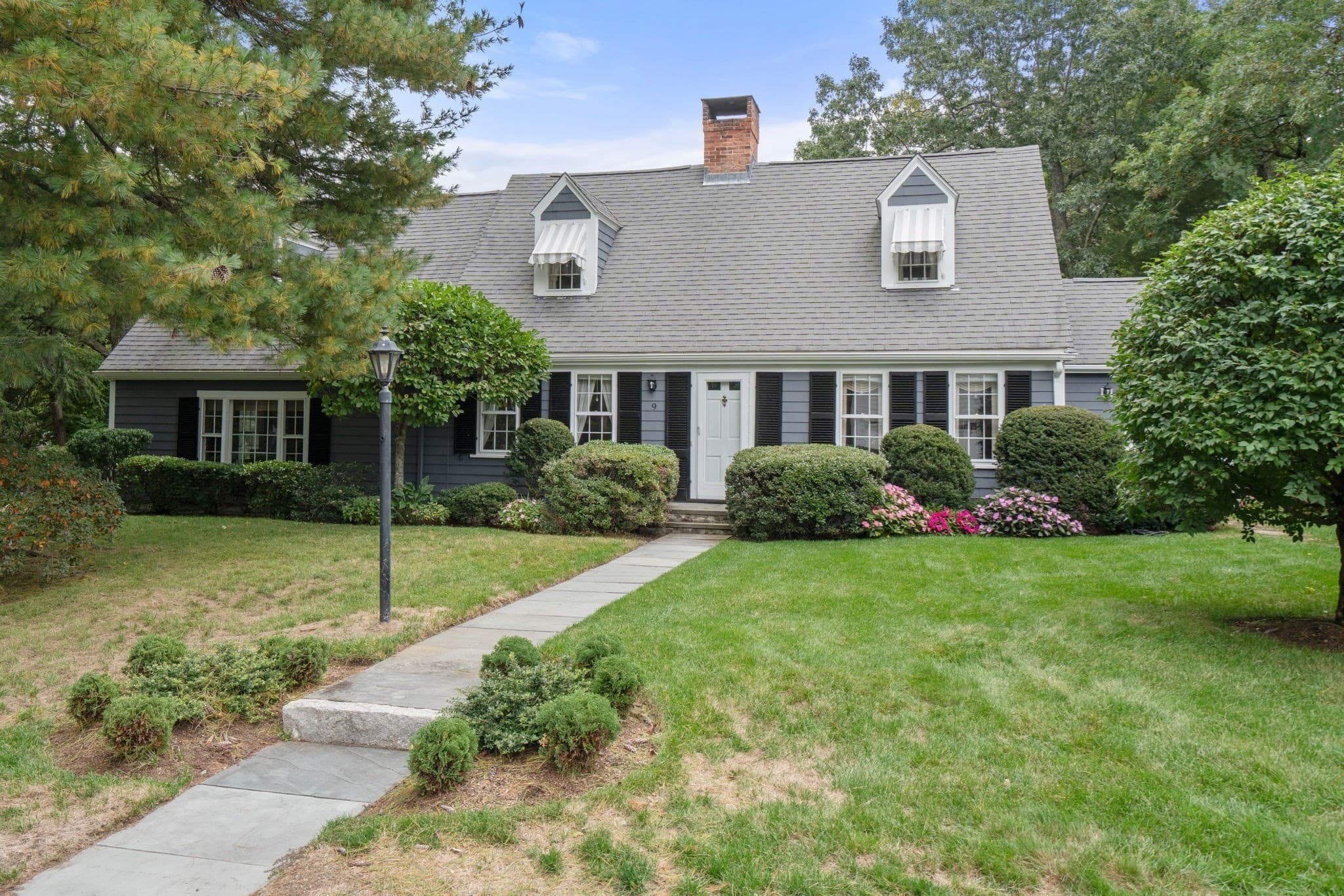 9 Oakley Rd, Dover MA 02030