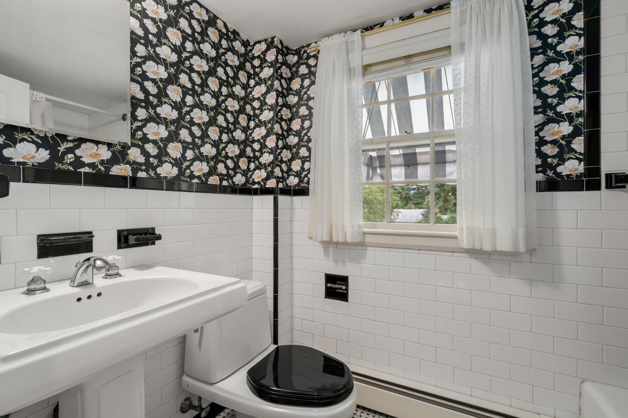 Single Family Residence at 9 Oakley Rd, Dover MA 02030, Dover, photo 15 of 37
