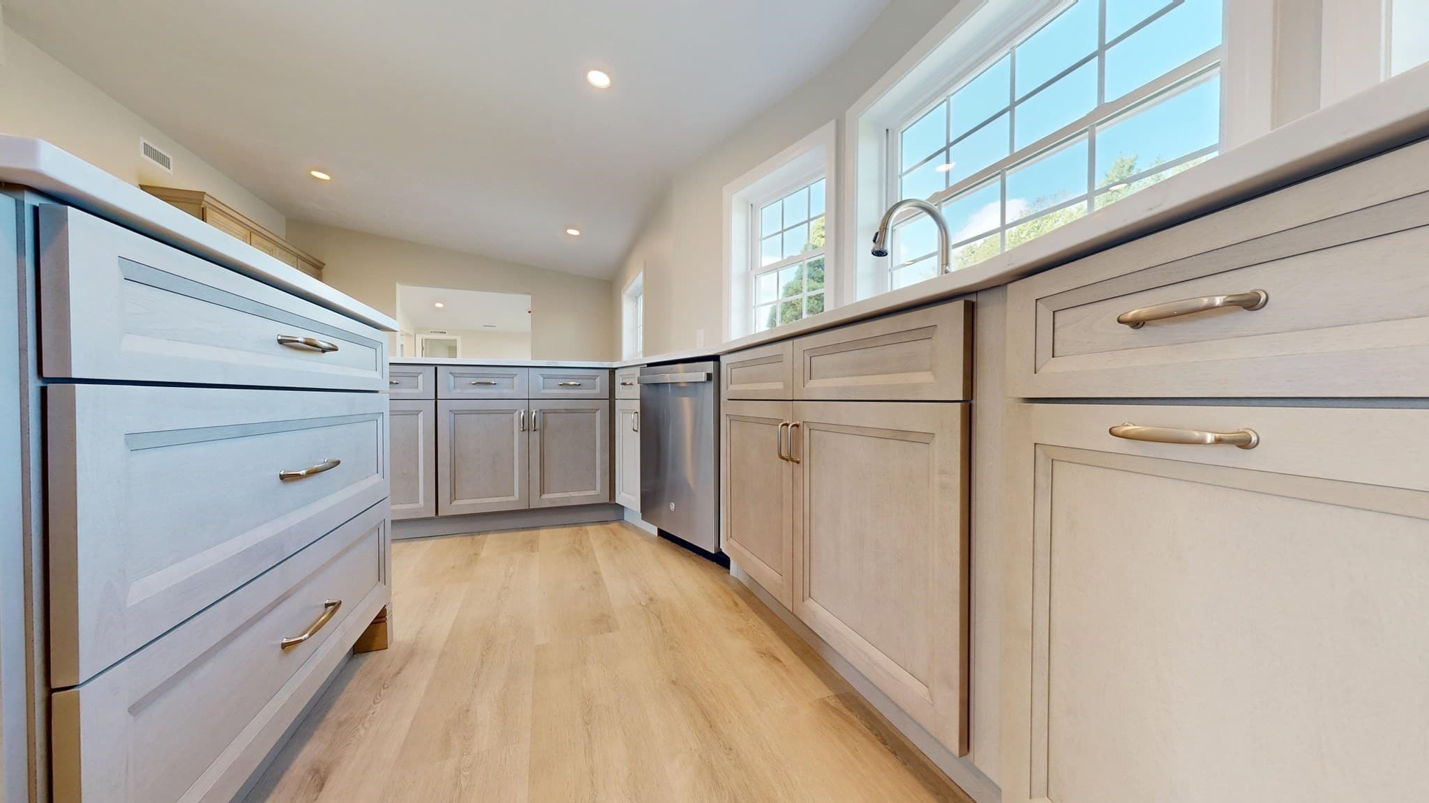 Single Family Residence at 6 Emerald Pl, Raynham MA 02767, Raynham, photo 6 of 31