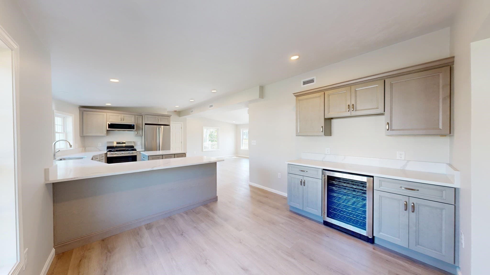 Single Family Residence at 6 Emerald Pl, Raynham MA 02767, Raynham, photo 12 of 31