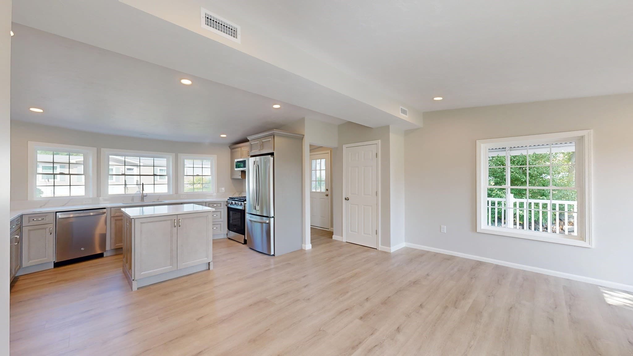 Single Family Residence at 6 Emerald Pl, Raynham MA 02767, Raynham, photo 4 of 31