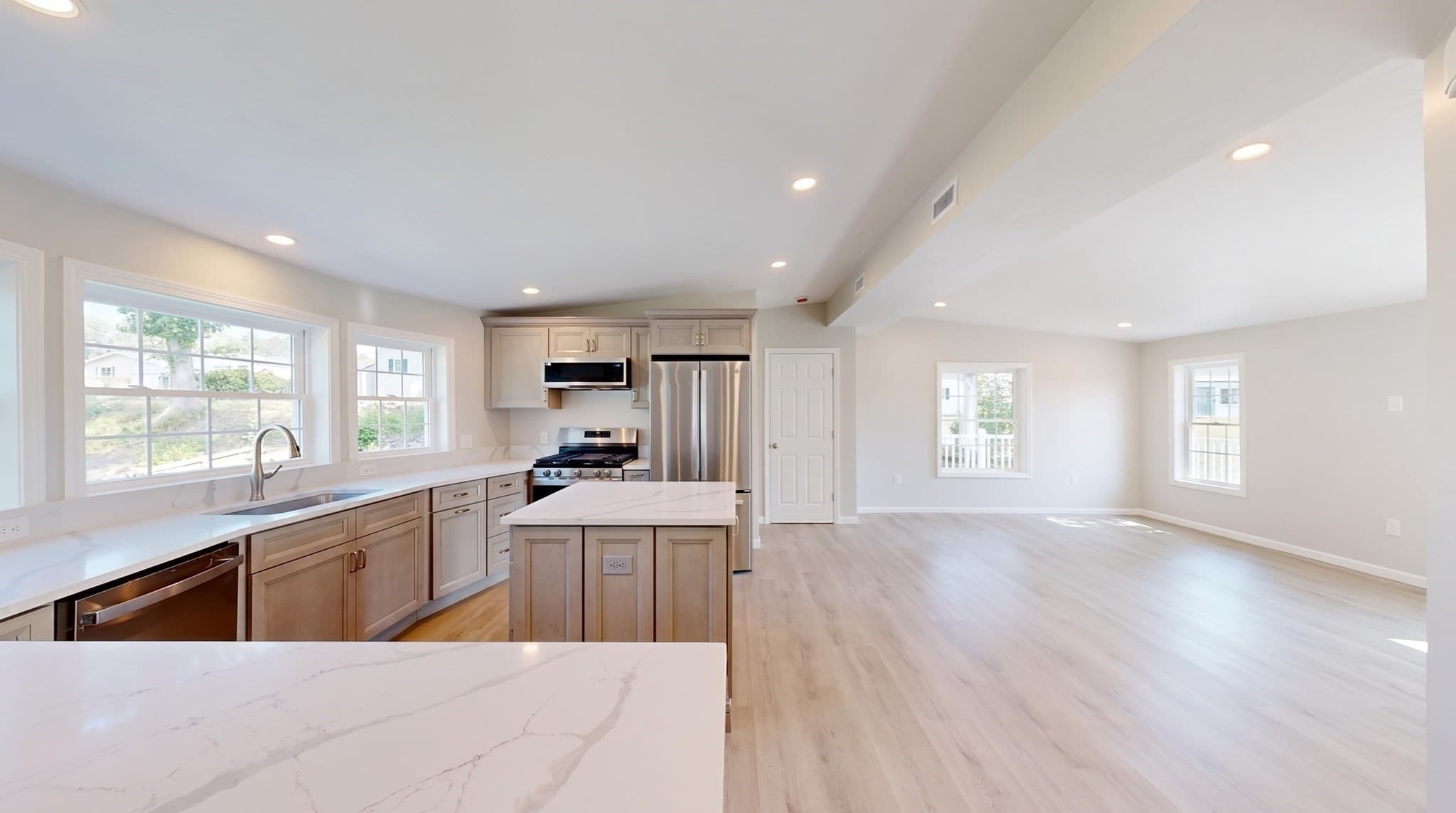 Single Family Residence at 6 Emerald Pl, Raynham MA 02767, Raynham, photo 8 of 31