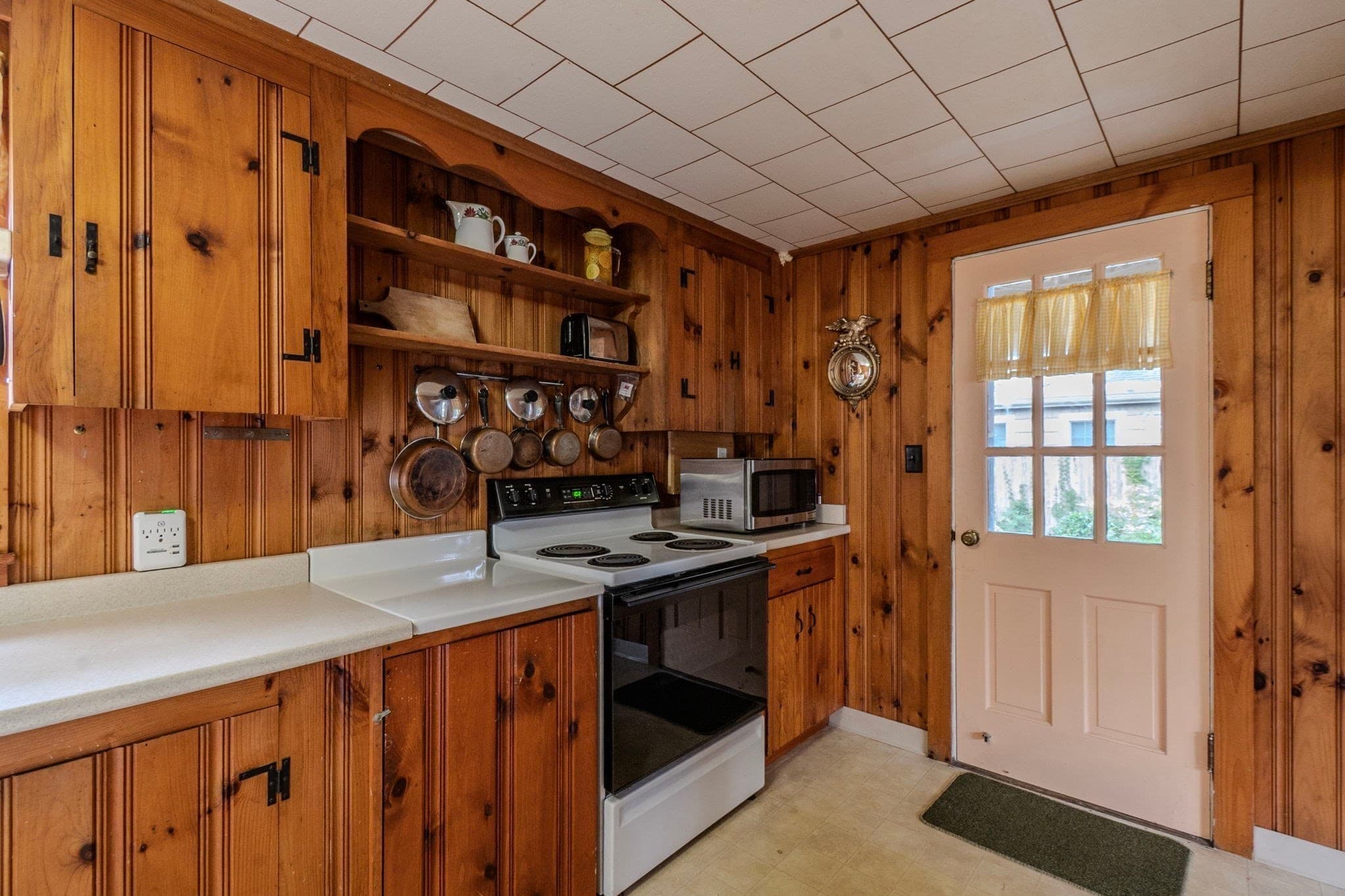 Single Family Residence at 6 Kibby Ln, Dennis MA 02639, Dennis, photo 8 of 32