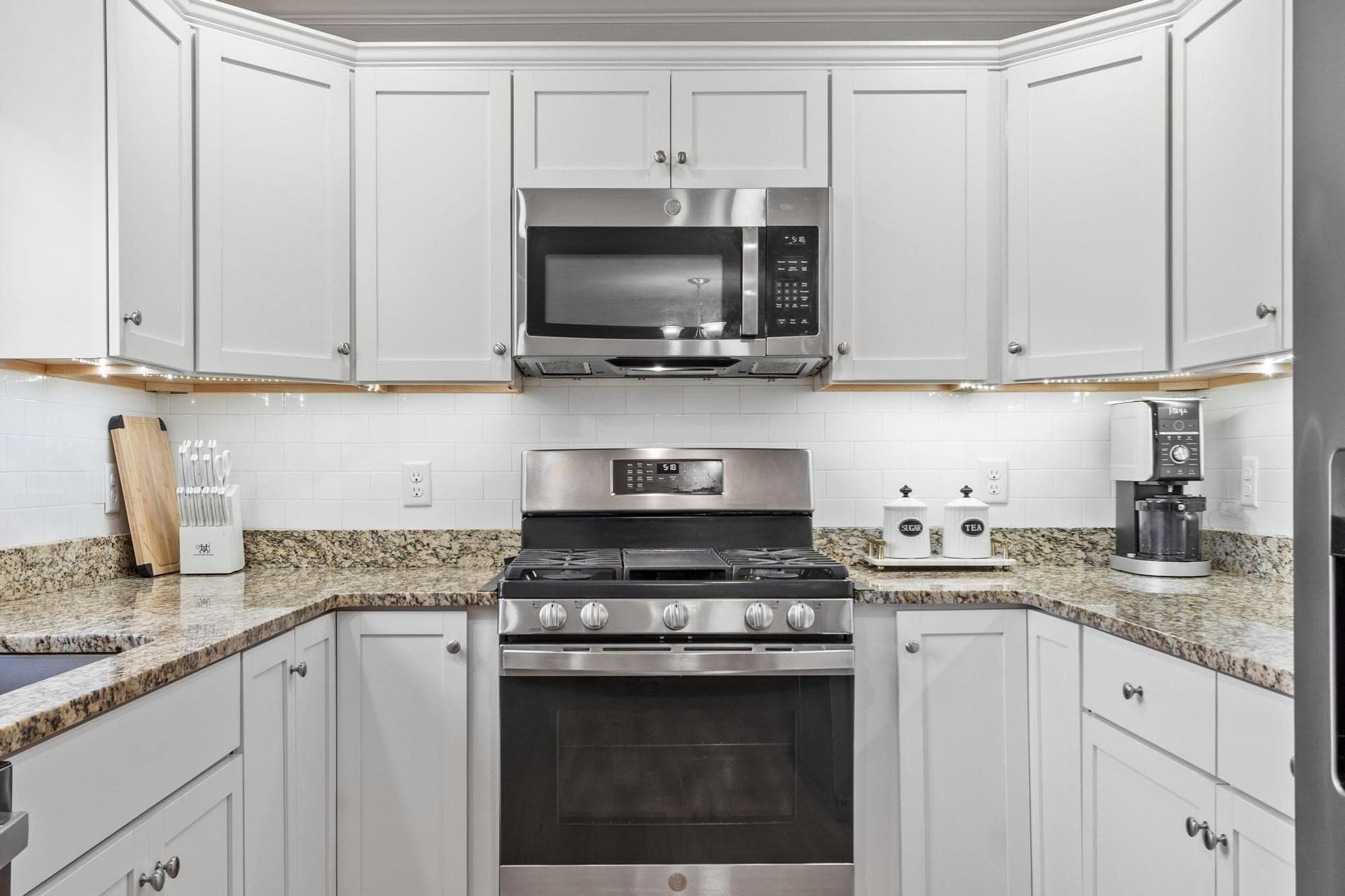 Condominium at 1400 Gorham St # 41, Lowell MA 01852, Lowell, photo 7 of 25