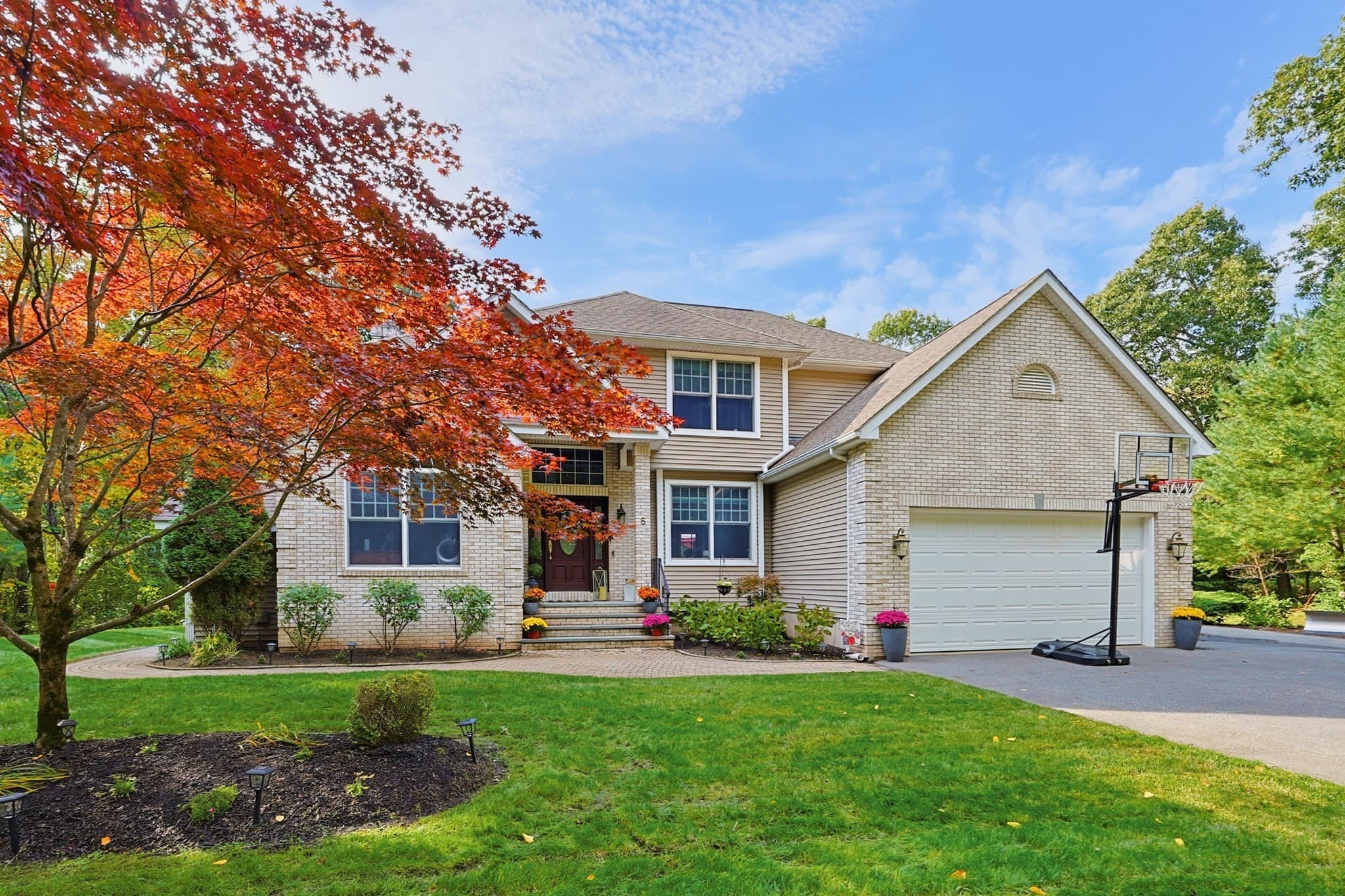 Single Family Residence at 8 Old Bliss St, Rehoboth MA 02769, Rehoboth, photo 2 of 42