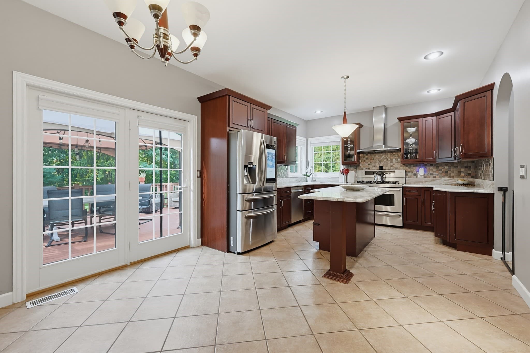 Single Family Residence at 8 Old Bliss St, Rehoboth MA 02769, Rehoboth, photo 7 of 42