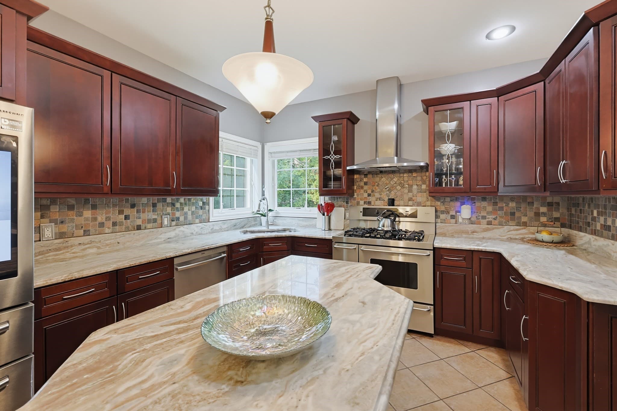 Single Family Residence at 8 Old Bliss St, Rehoboth MA 02769, Rehoboth, photo 9 of 42
