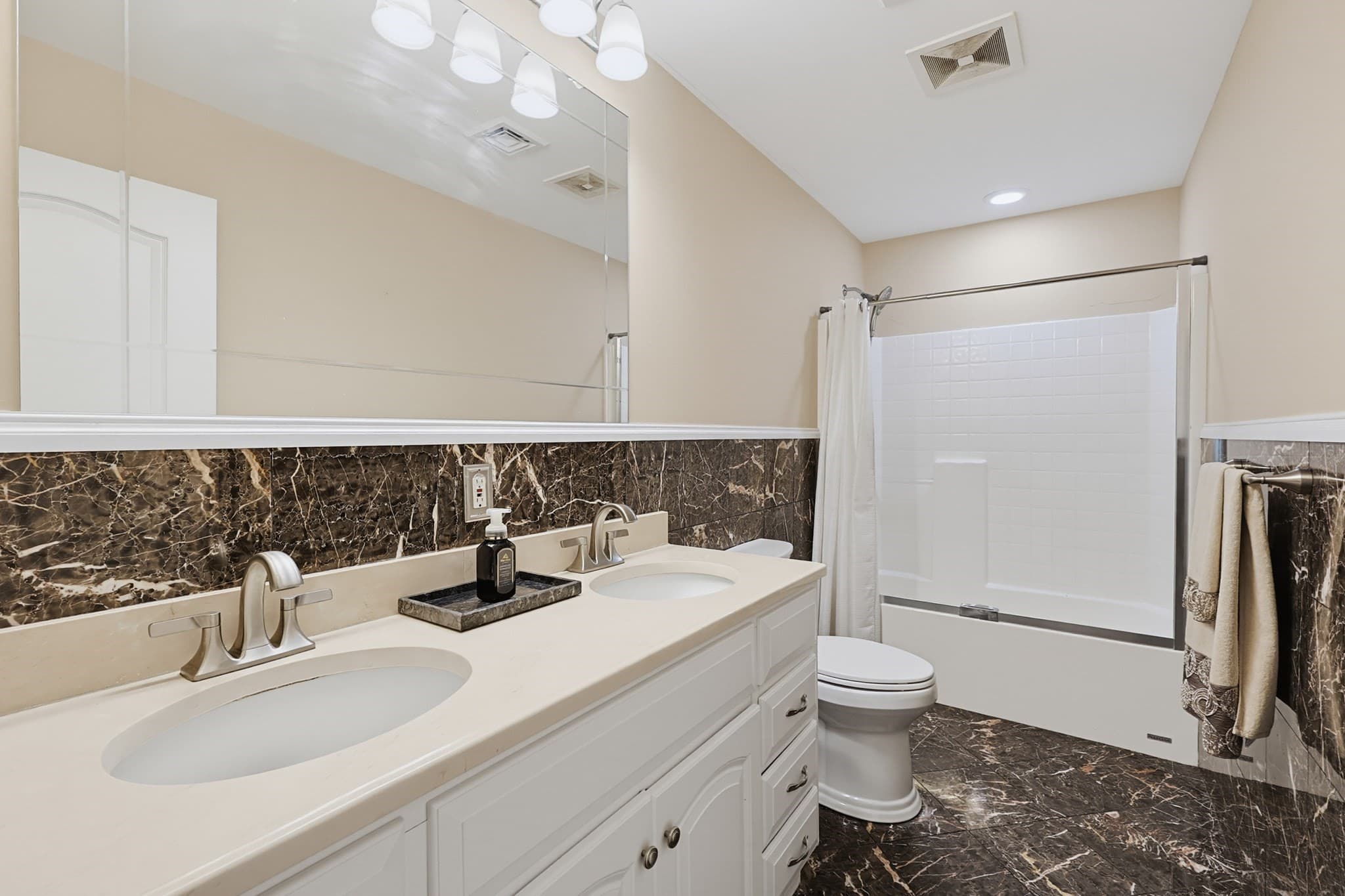 Single Family Residence at 8 Old Bliss St, Rehoboth MA 02769, Rehoboth, photo 30 of 42
