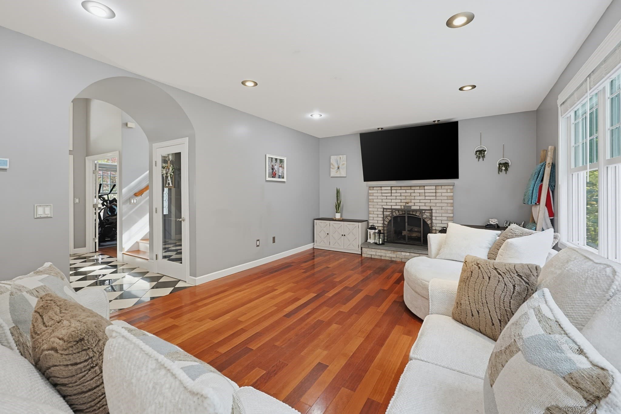 Single Family Residence at 8 Old Bliss St, Rehoboth MA 02769, Rehoboth, photo 18 of 42