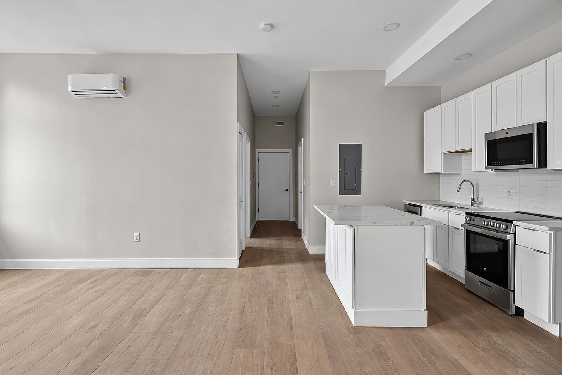 Apartment at 376 Third Street # 518, Everett MA 02149, photo 13 of 35