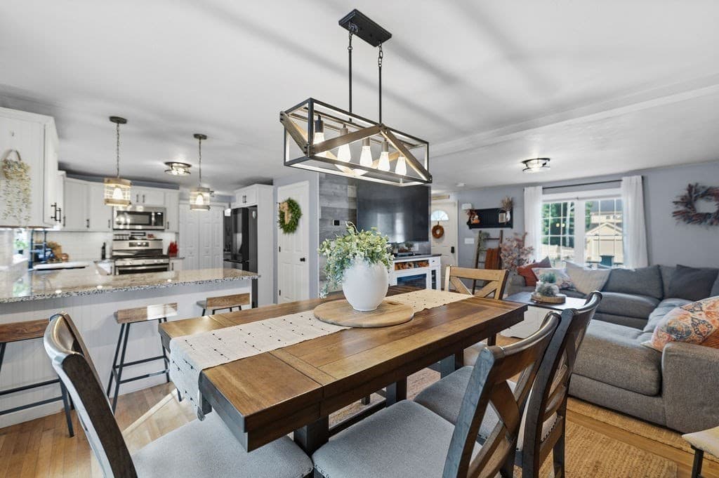 Single Family Residence at 982 Dighton Woods Cir, Dighton MA 02715, Dighton, photo 12 of 23