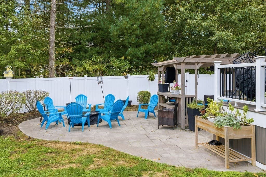 Single Family Residence at 982 Dighton Woods Cir, Dighton MA 02715, Dighton, photo 4 of 23