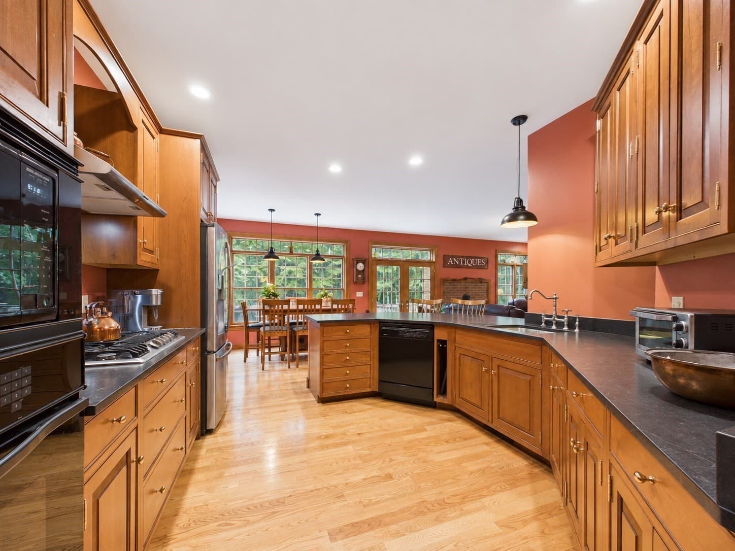 Single Family Residence at 144 East St, Uxbridge MA 01569, Uxbridge, photo 16 of 33